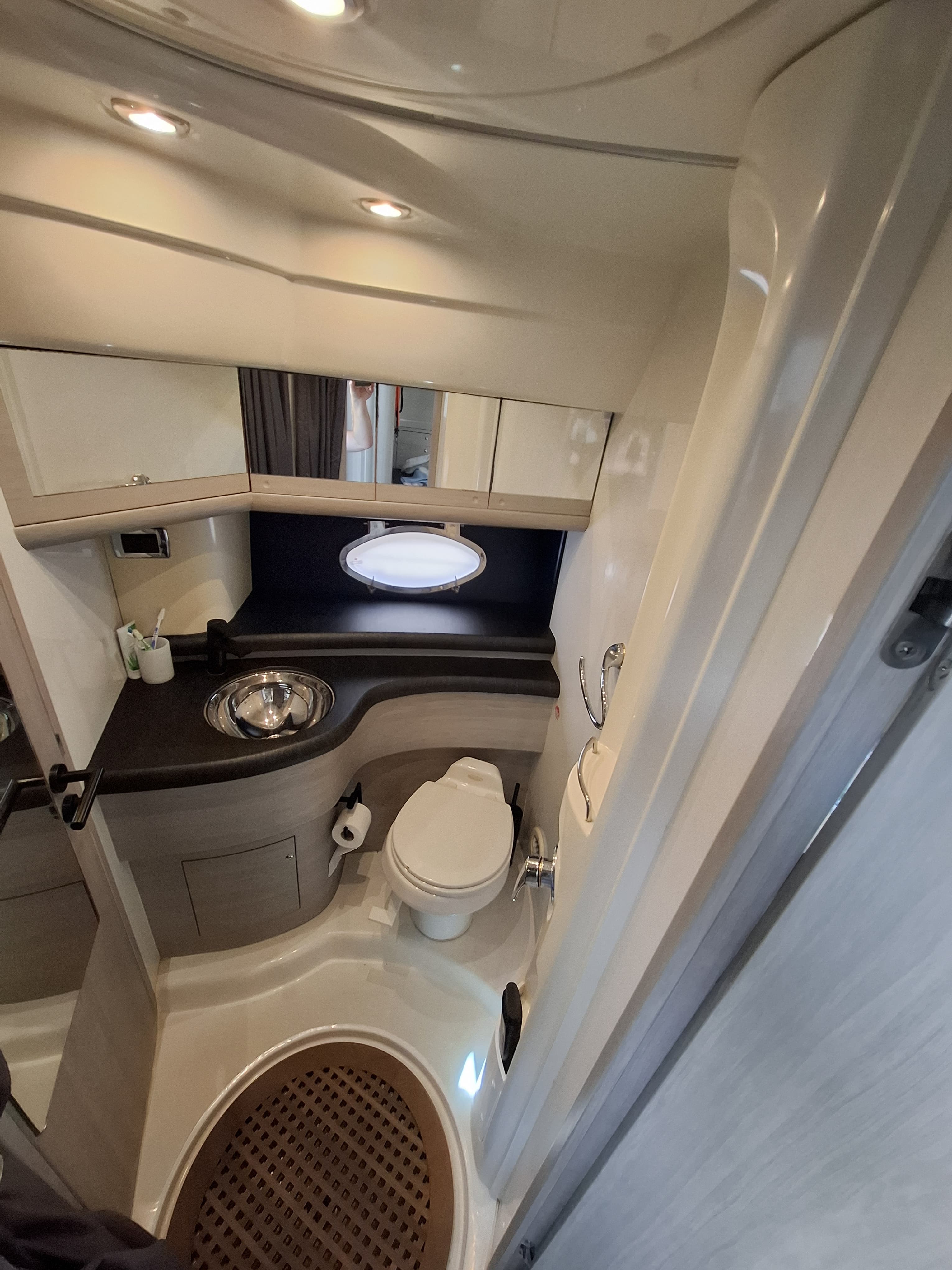 Motoryacht - photo 12