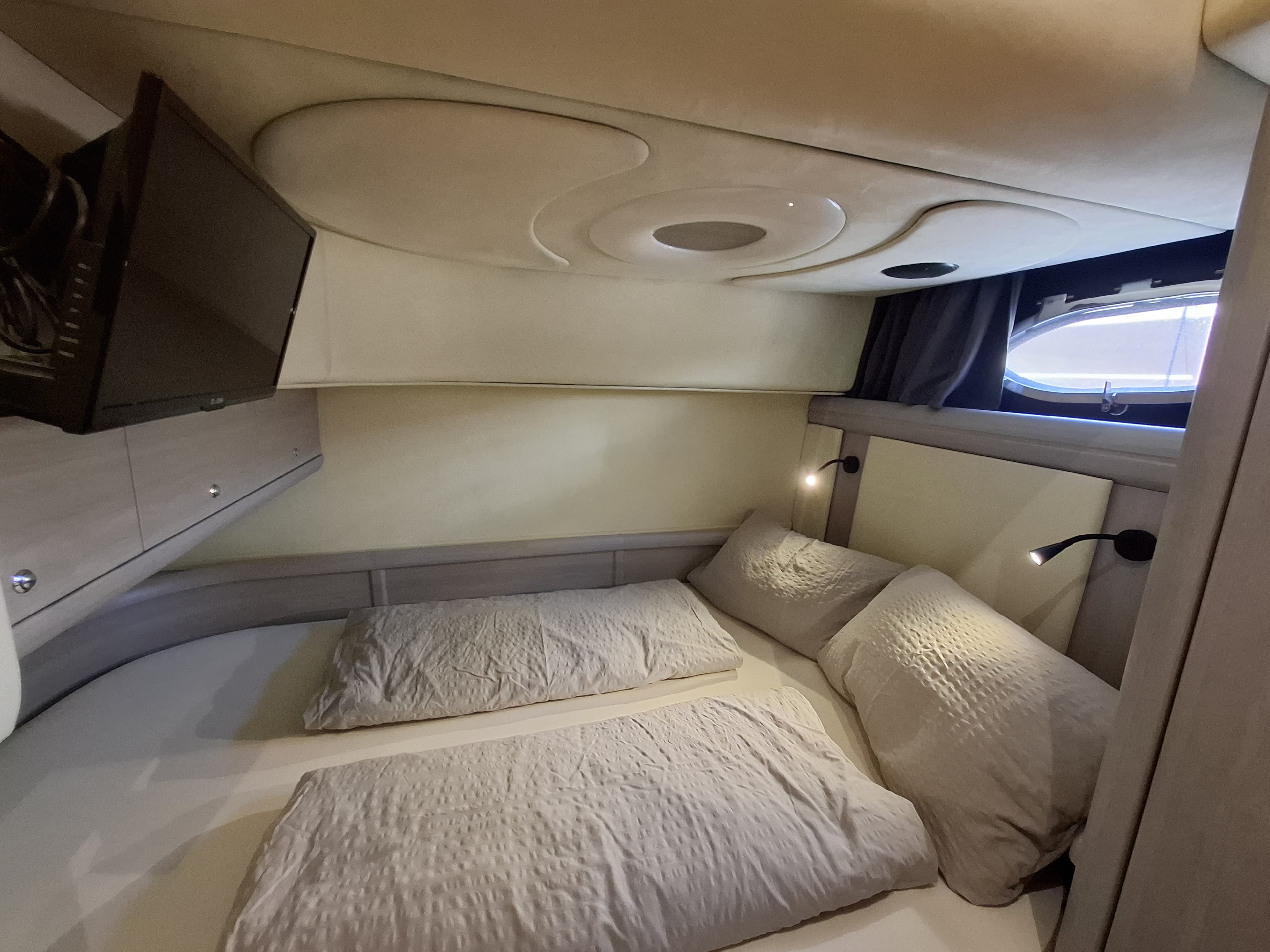 Motoryacht - photo 16