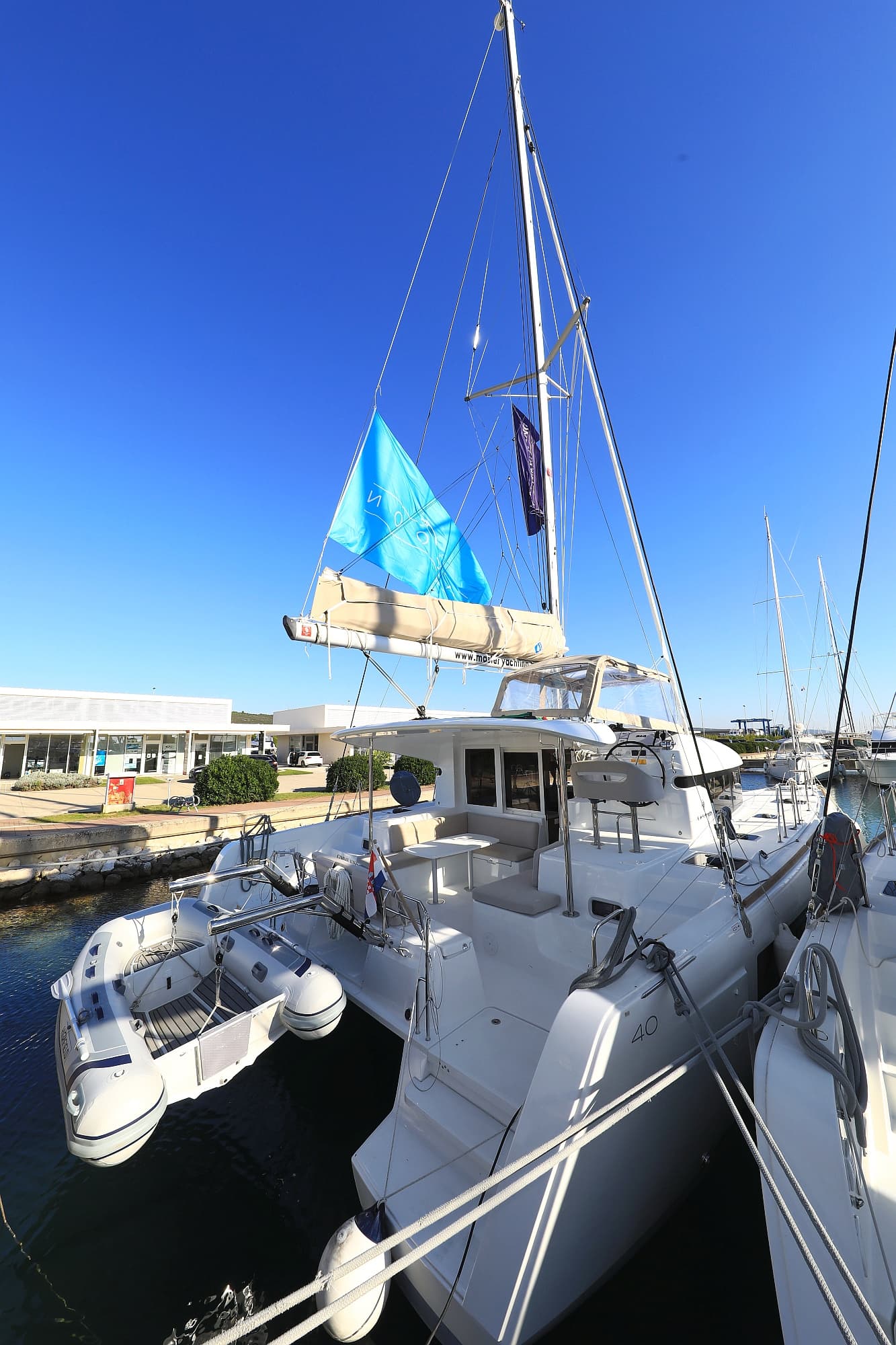 Lagoon 40 - photo 12