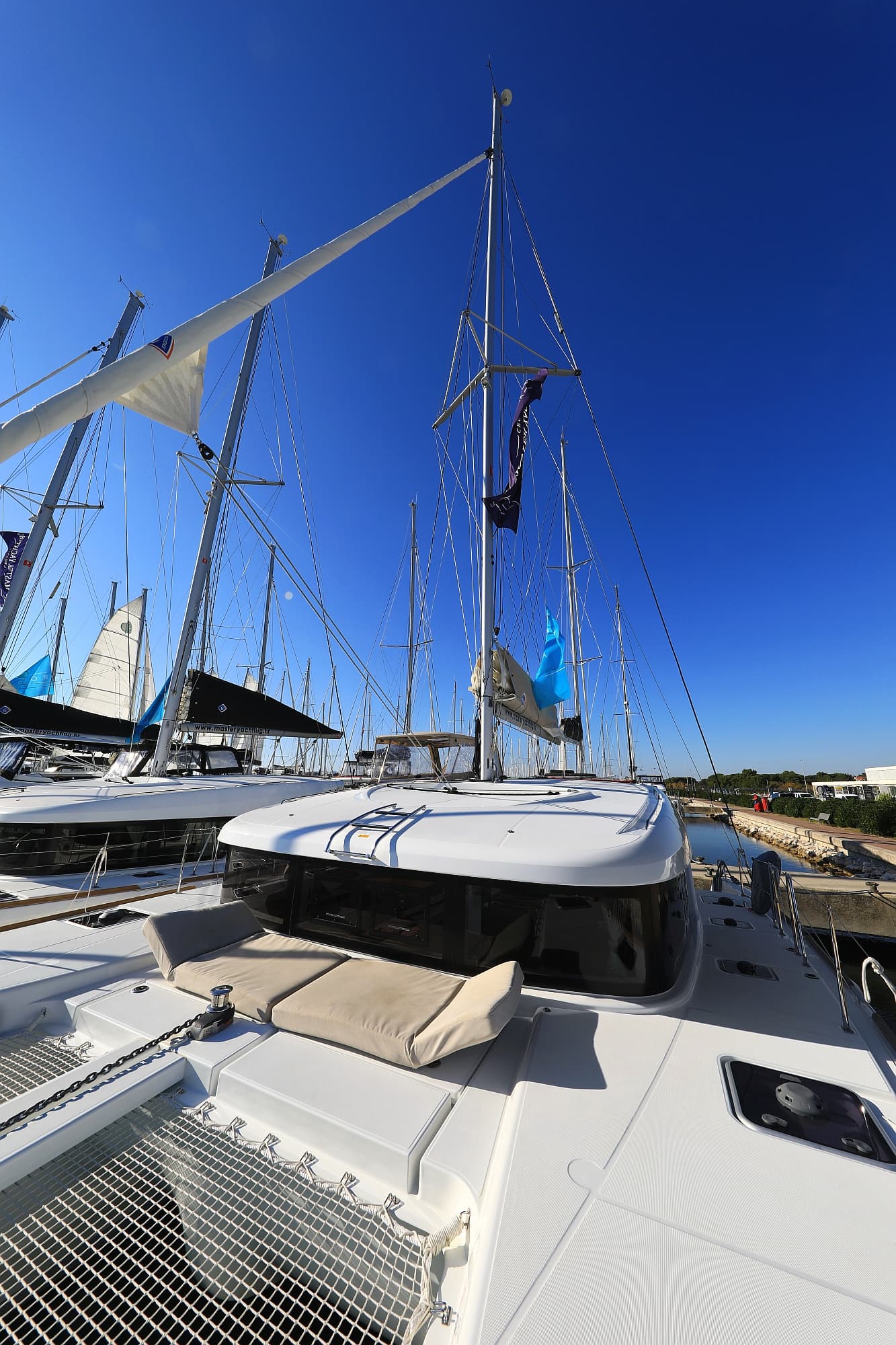 Lagoon 40 - photo 49