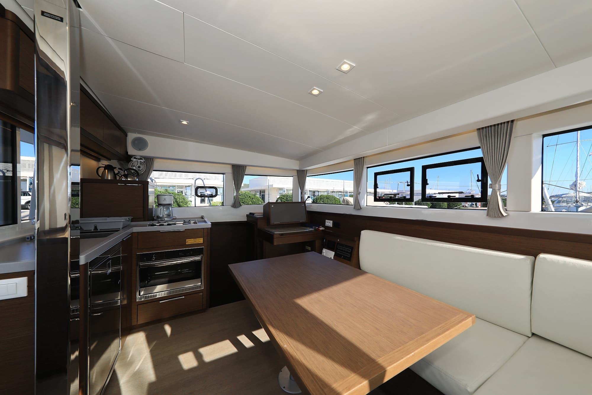 Lagoon 40 - photo 44