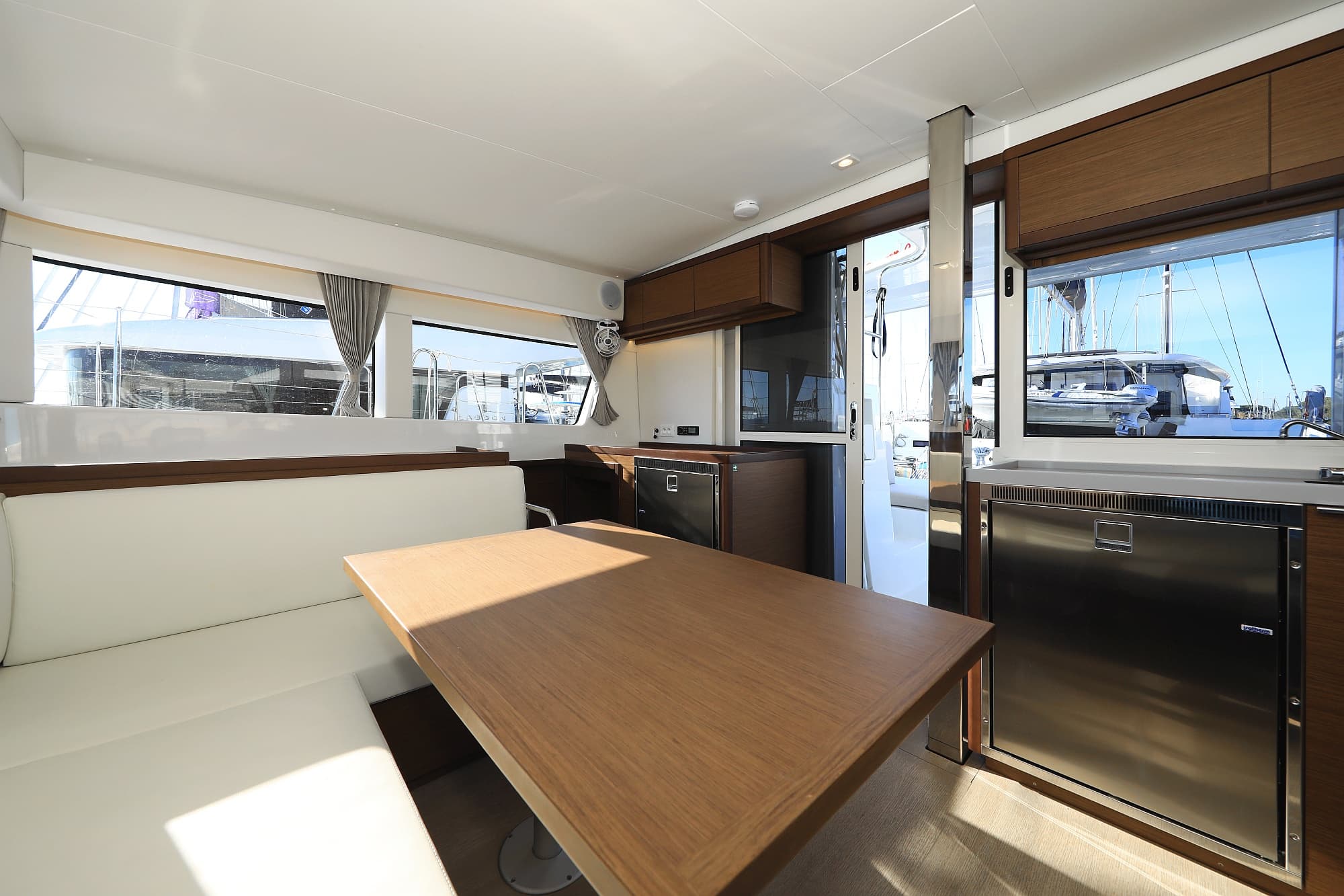 Lagoon 40 - photo 43