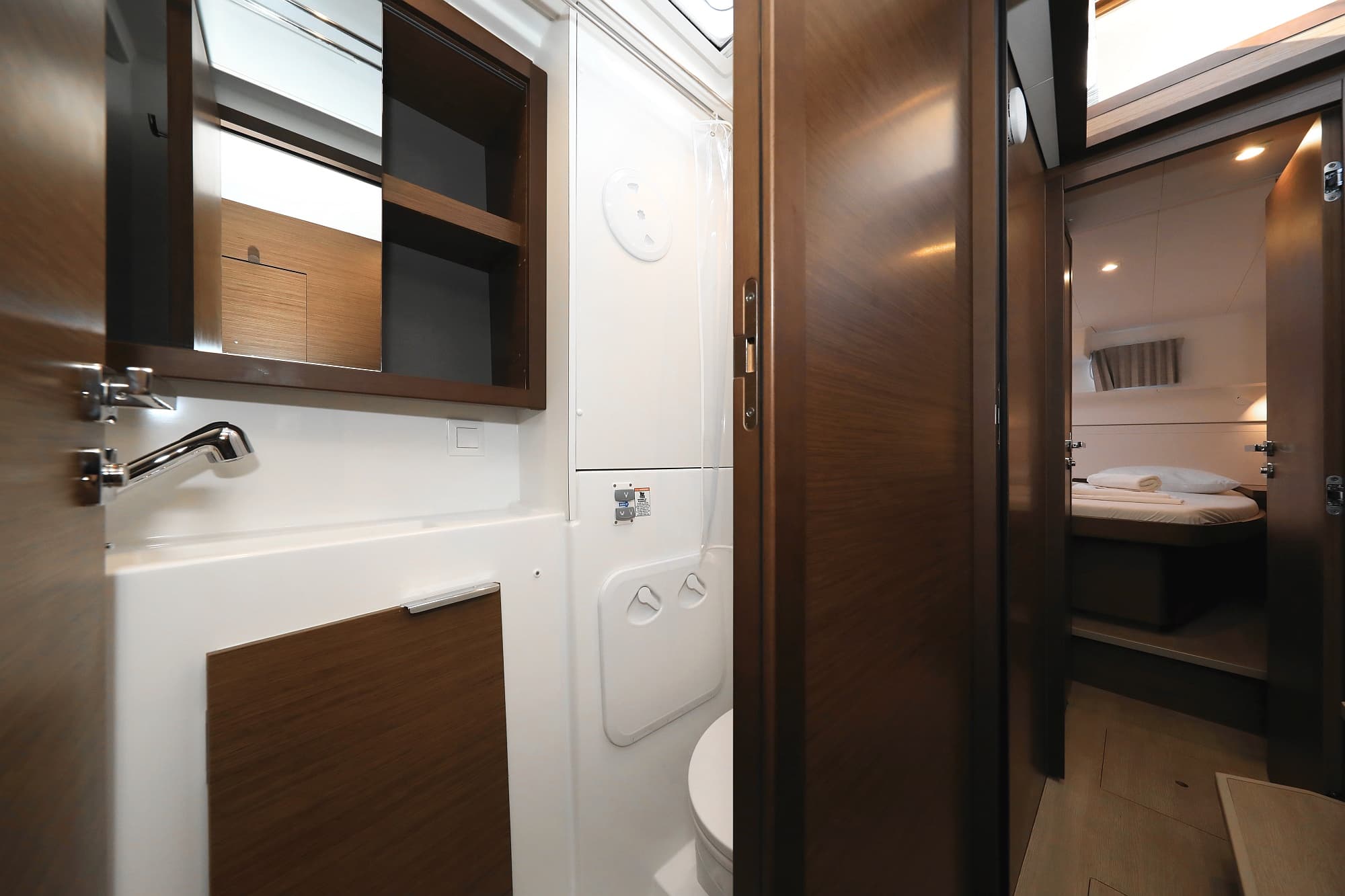 Lagoon 40 - photo 45