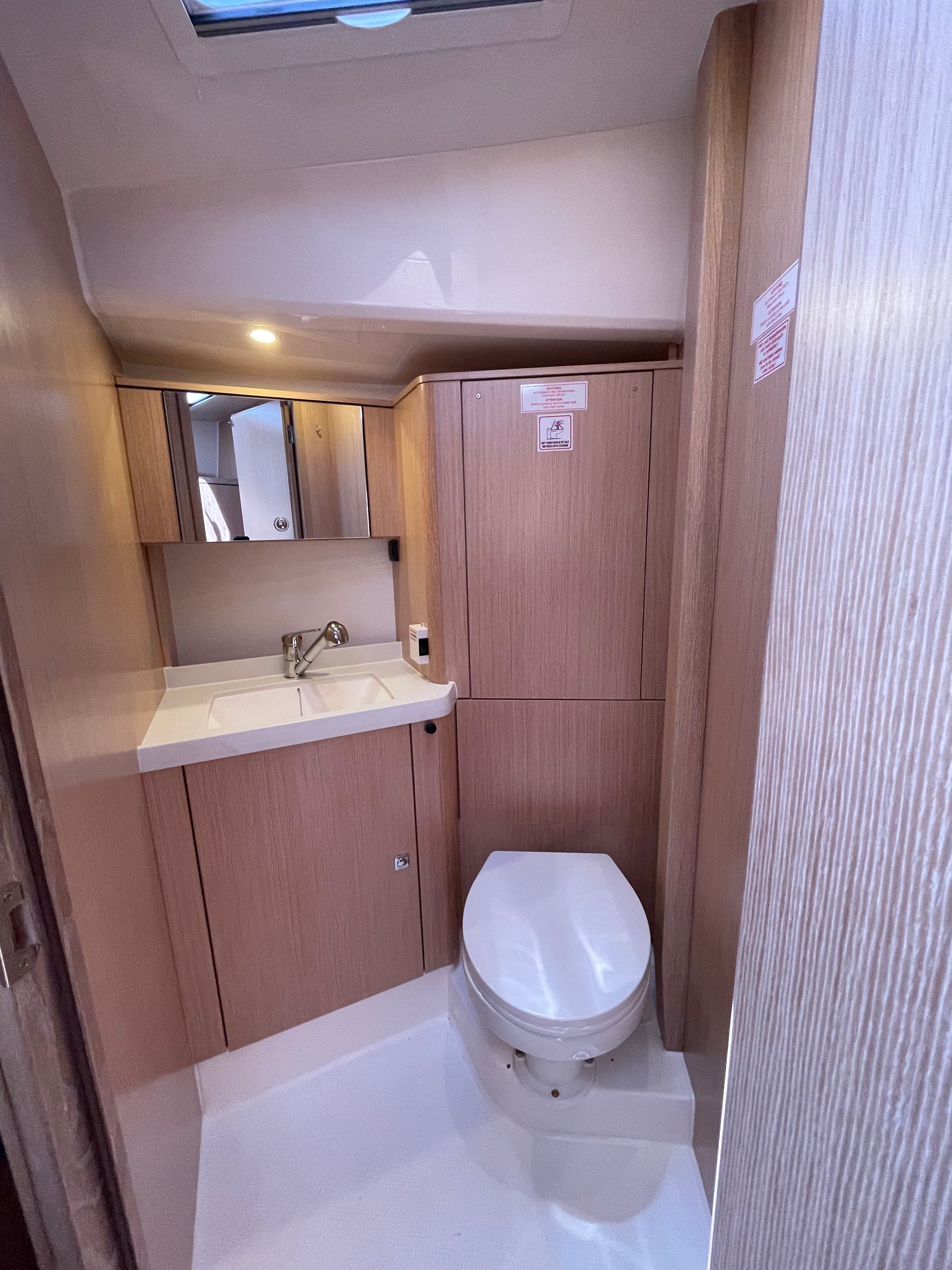 Bavaria Vision 42 - photo 15