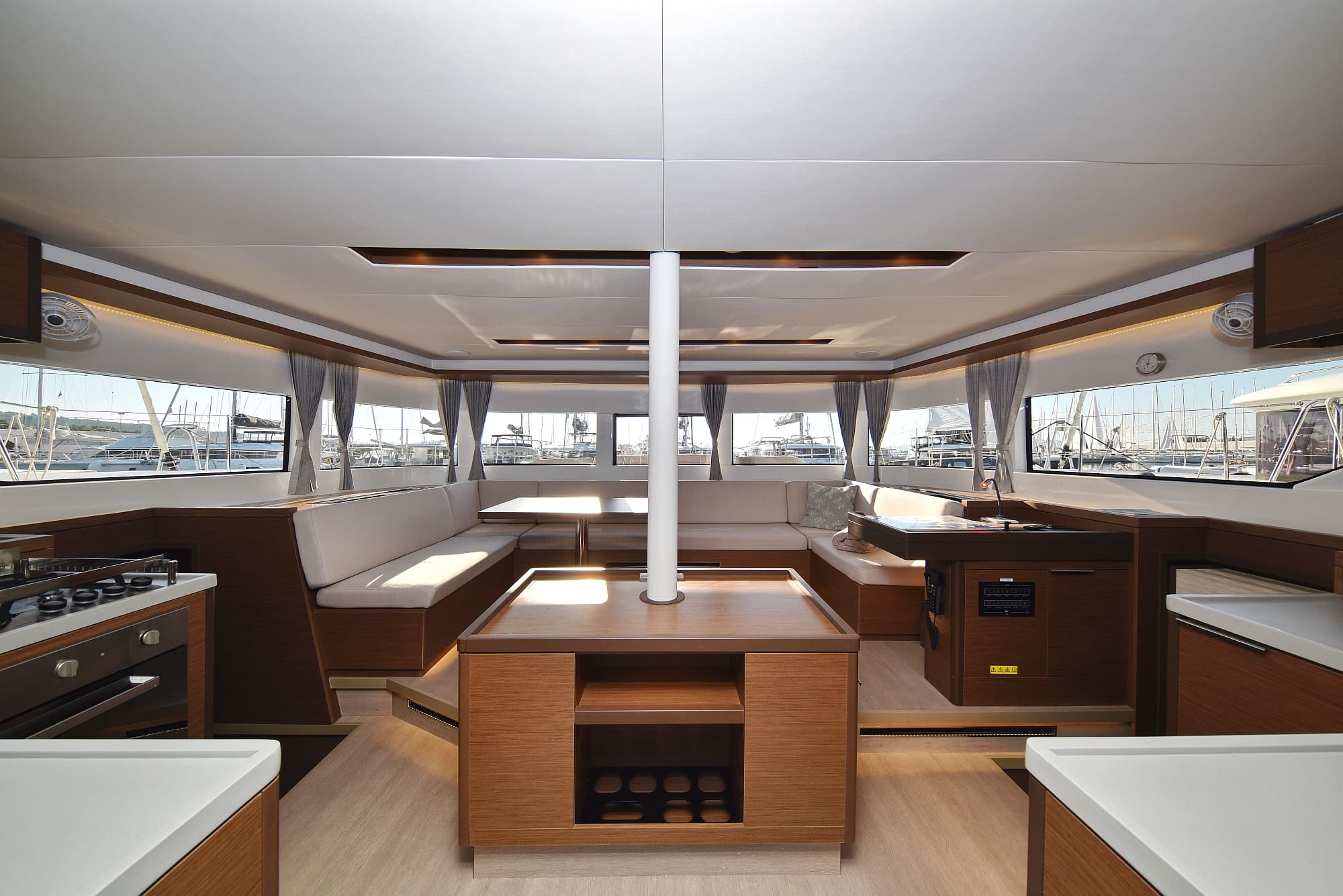 Lagoon 50 - photo 36