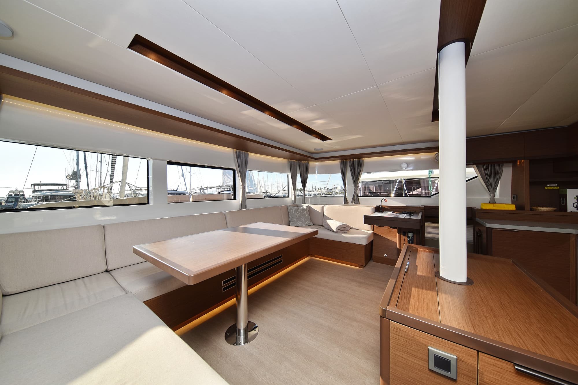 Lagoon 50 - photo 16