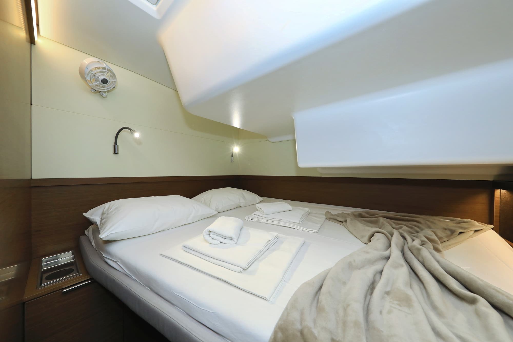 Lagoon 50 - photo 51