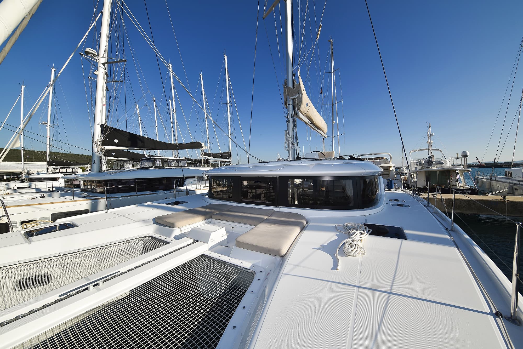 Lagoon 46  - photo 6