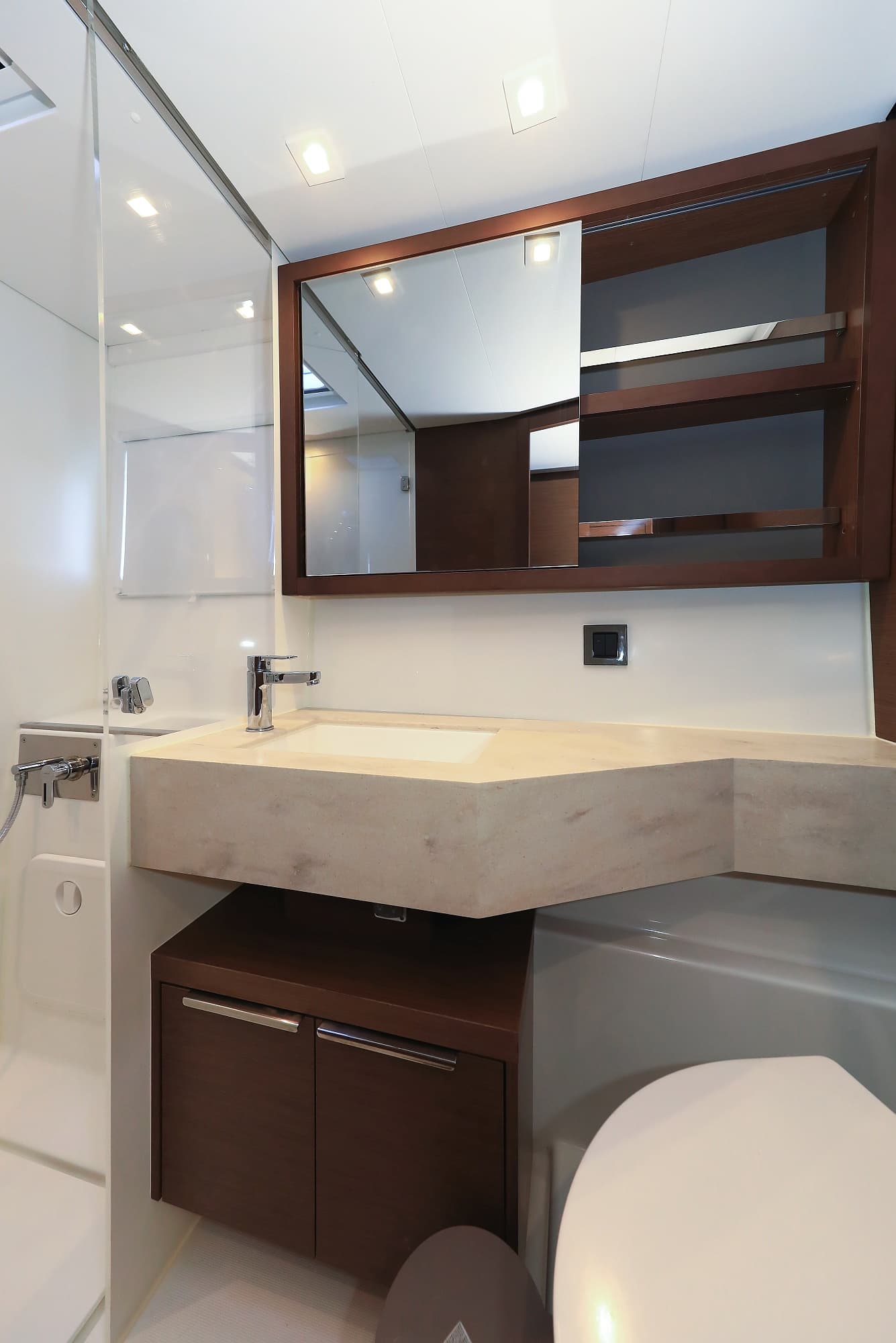 Lagoon 46  - photo 17