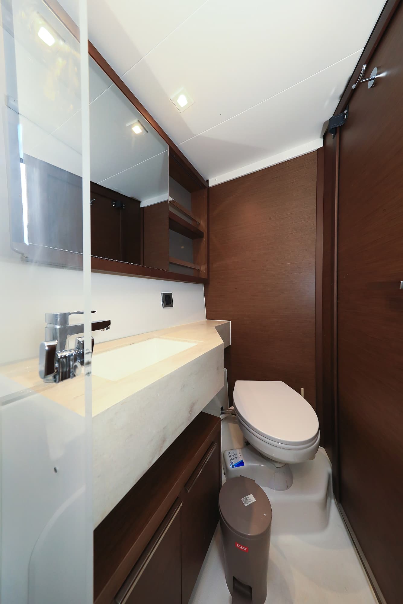 Lagoon 46  - photo 22