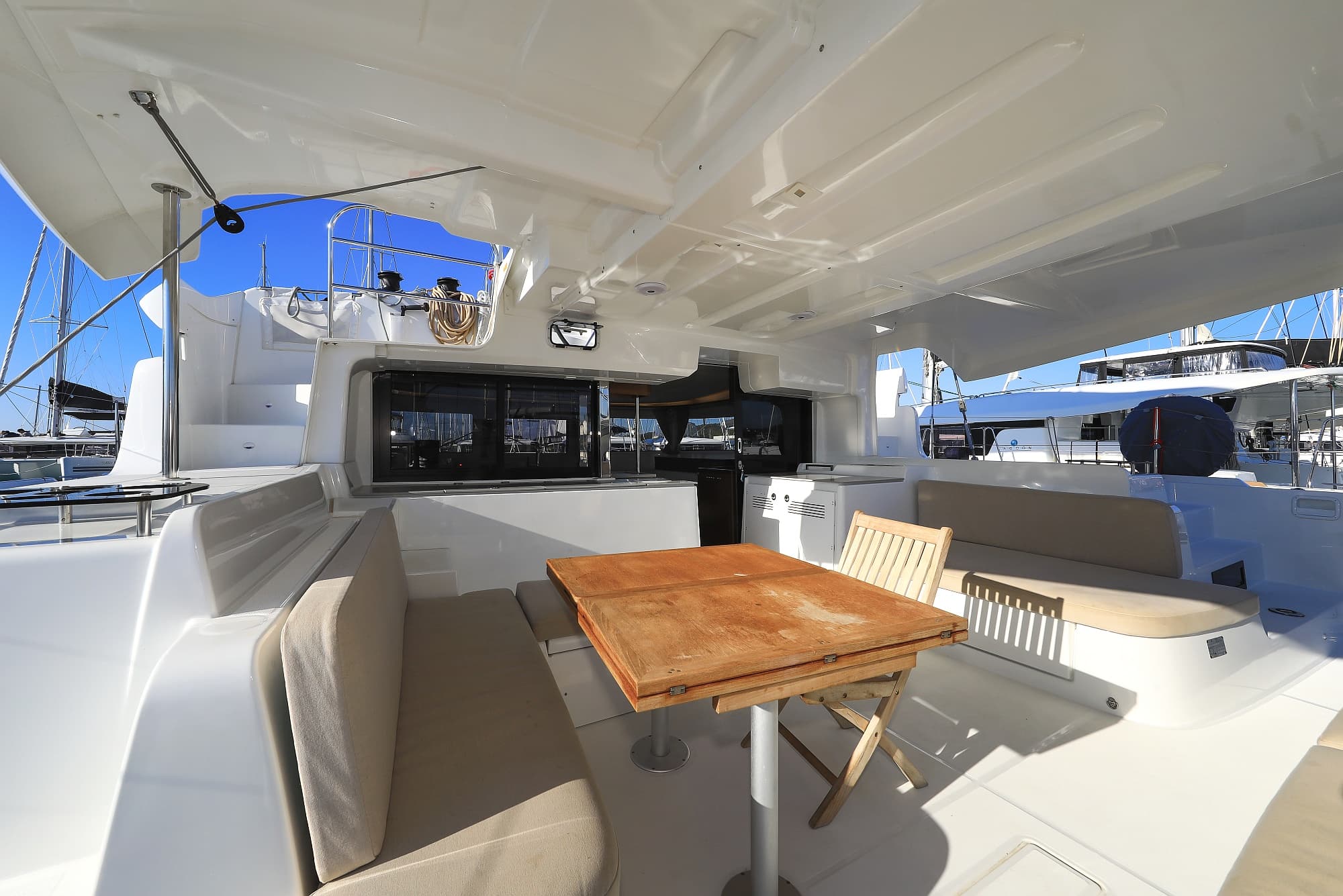 Lagoon 46  - photo 8