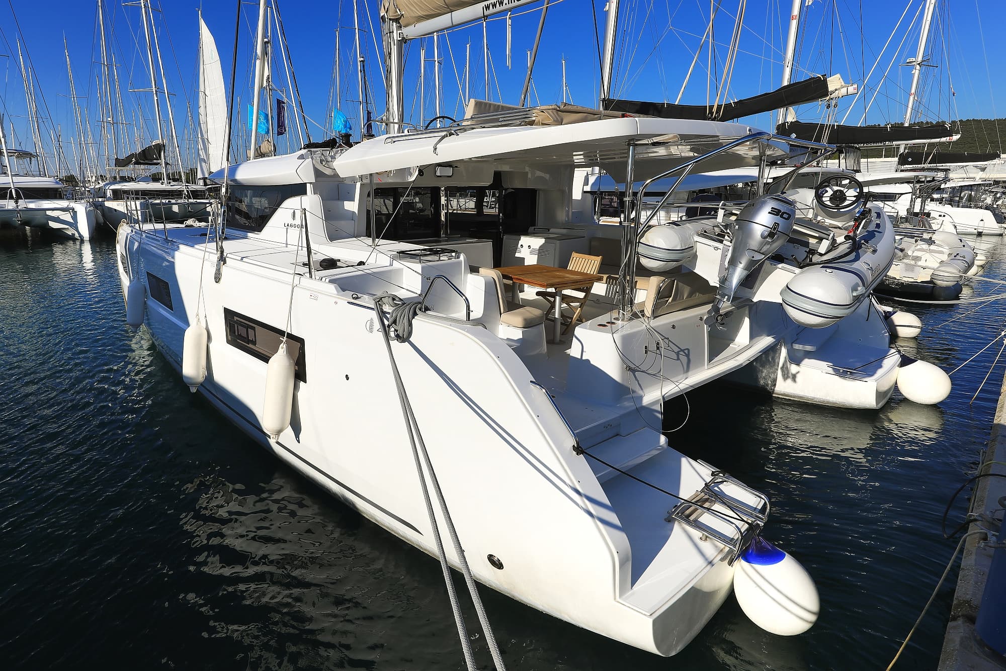 Lagoon 46  - photo 13