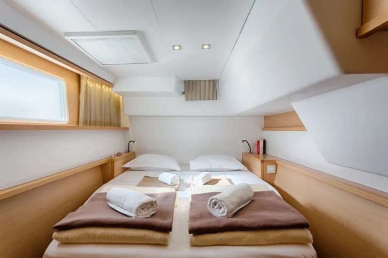 Lagoon 450 Fly - photo 4