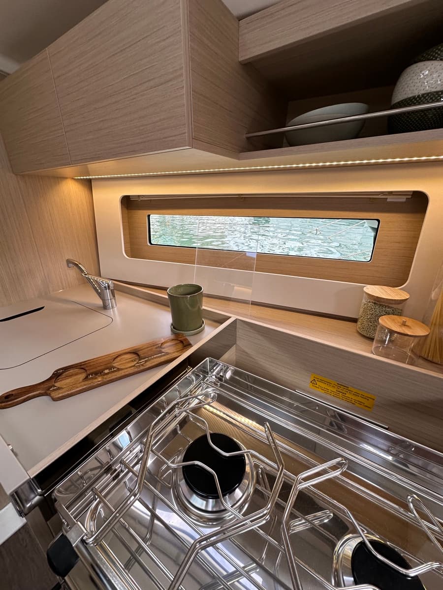 Oceanis 37.1 - photo 9