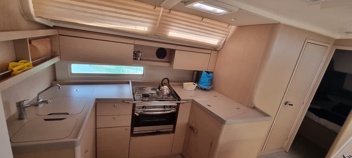 Oceanis 40.1 - photo 5