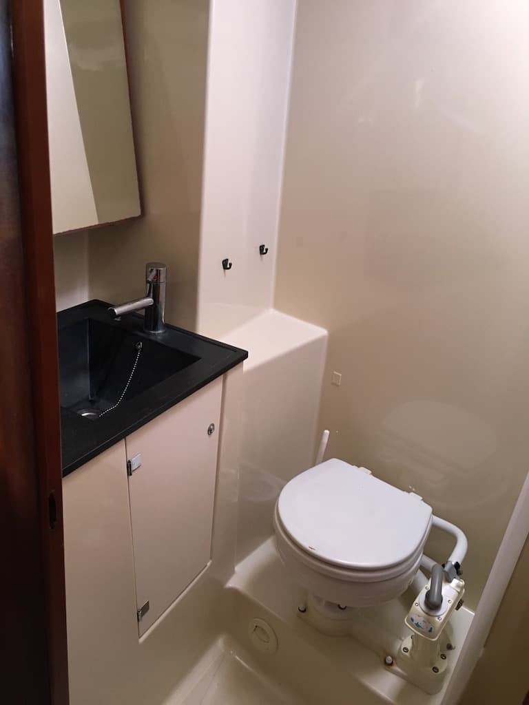 Dufour 425 - photo 14