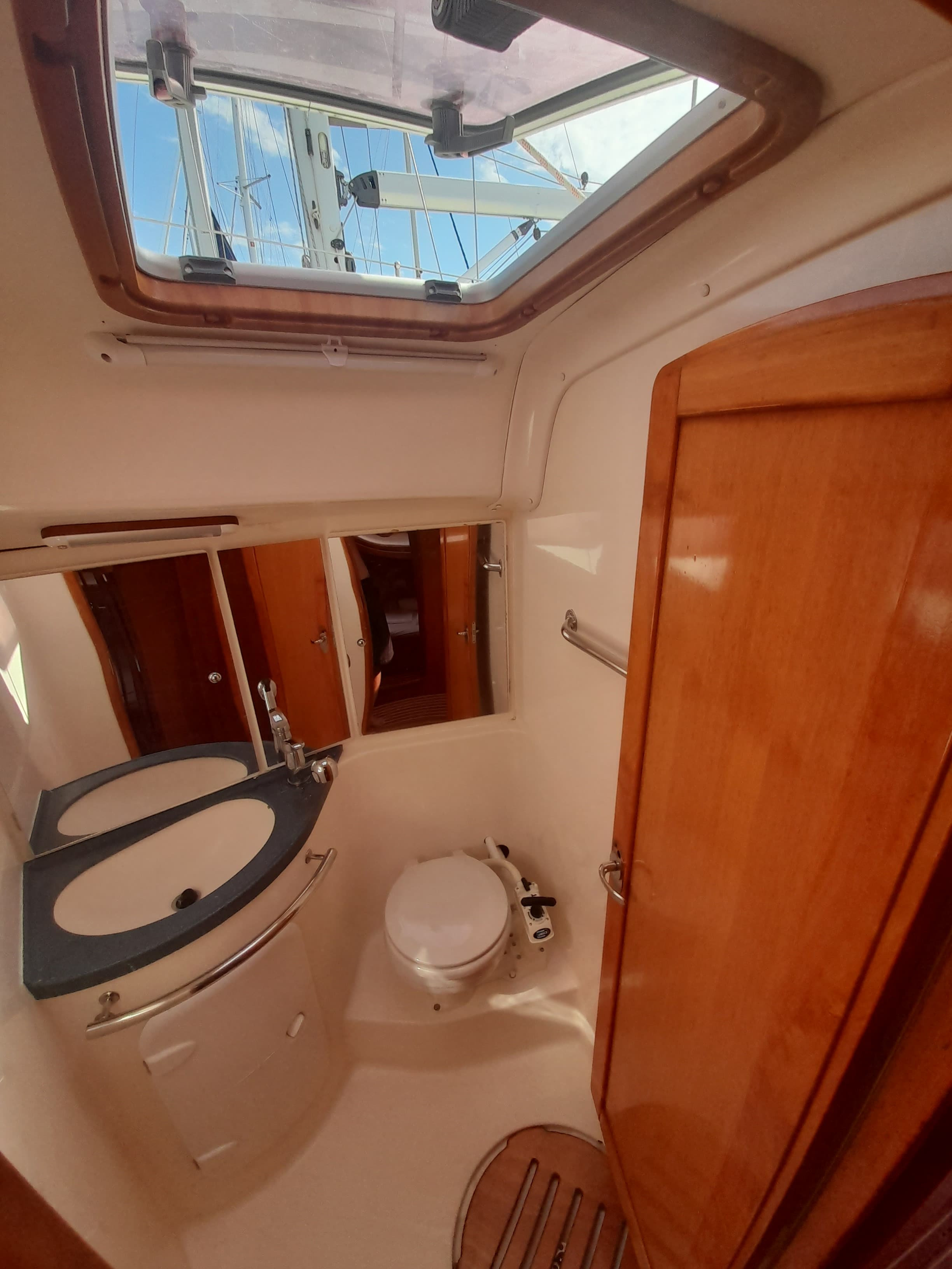 Bavaria 50 Cruiser - photo 12