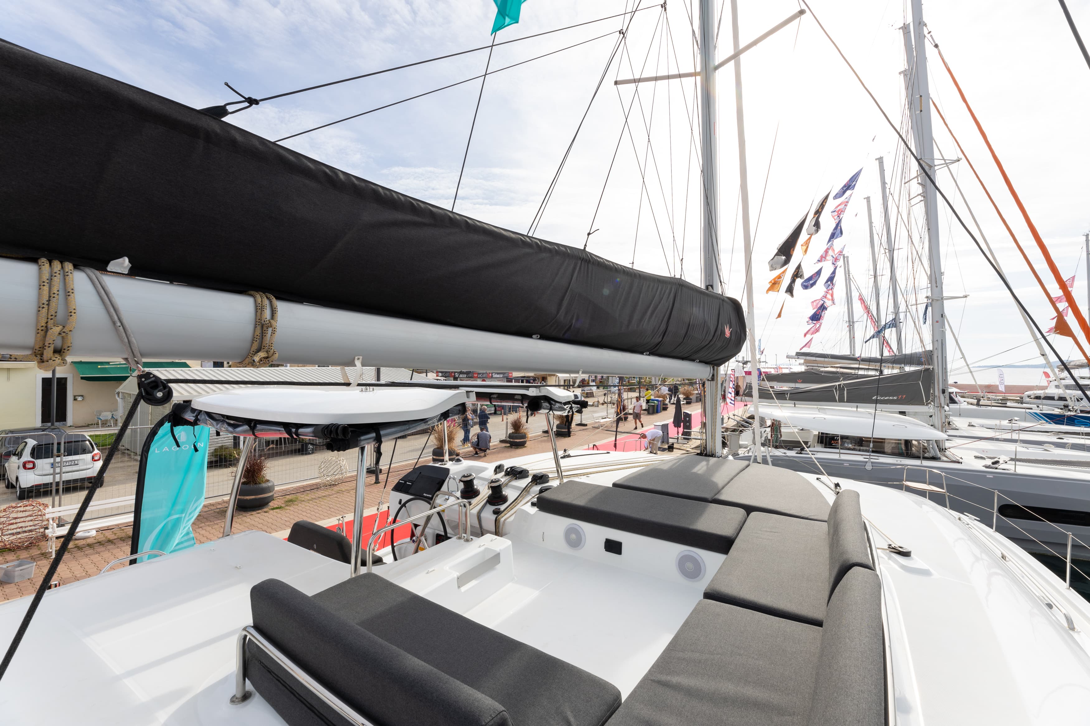 Lagoon 43 - photo 5