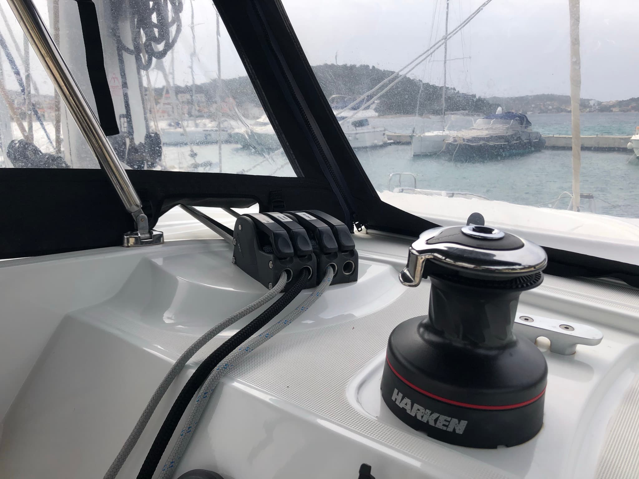 Lagoon 40 - photo 18