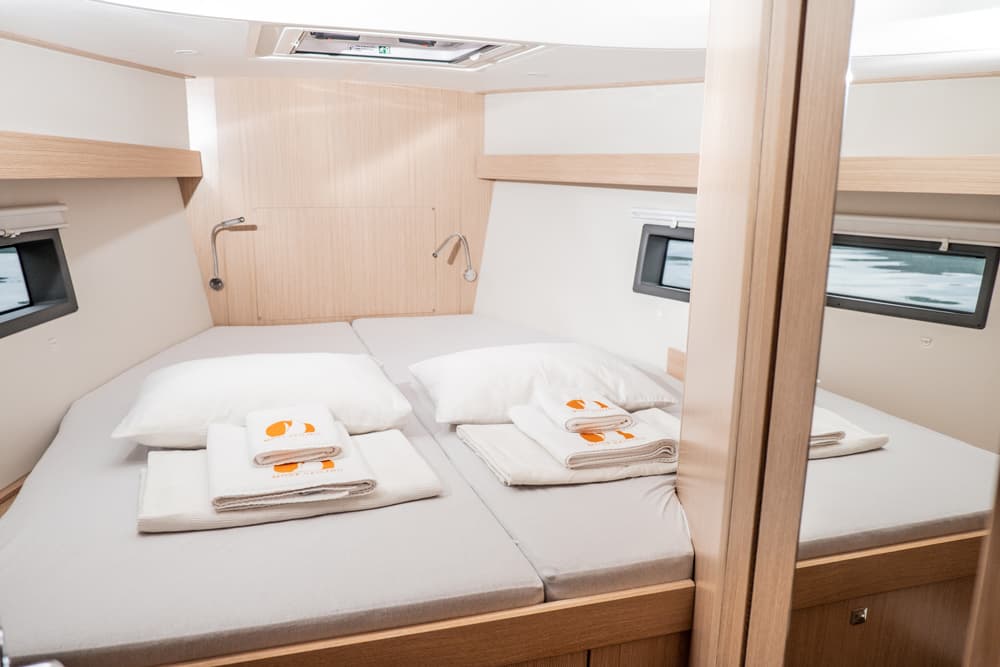 Bavaria C42 - photo 17