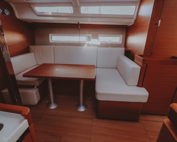 Sun Odyssey 440 - photo 9