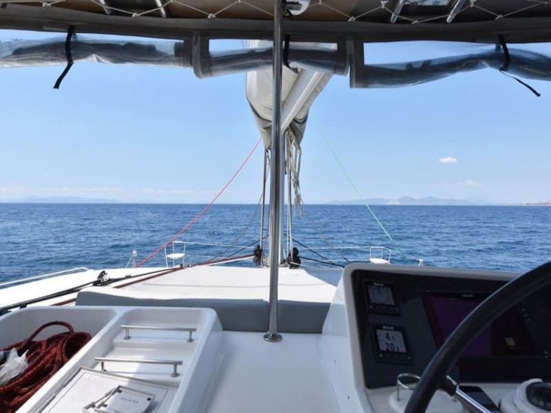 Lagoon 450 Fly - photo 12