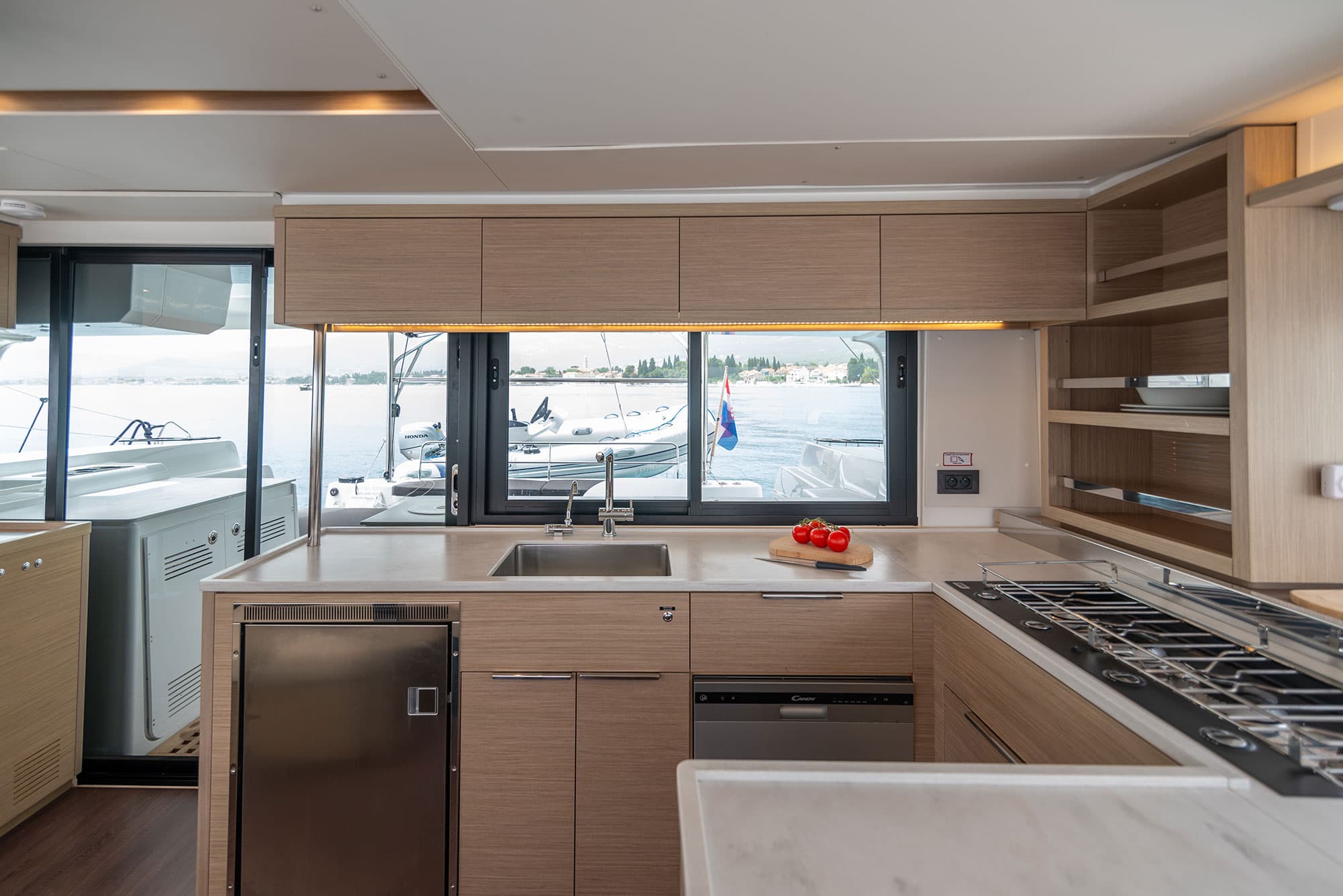 Lagoon 46  - photo 9