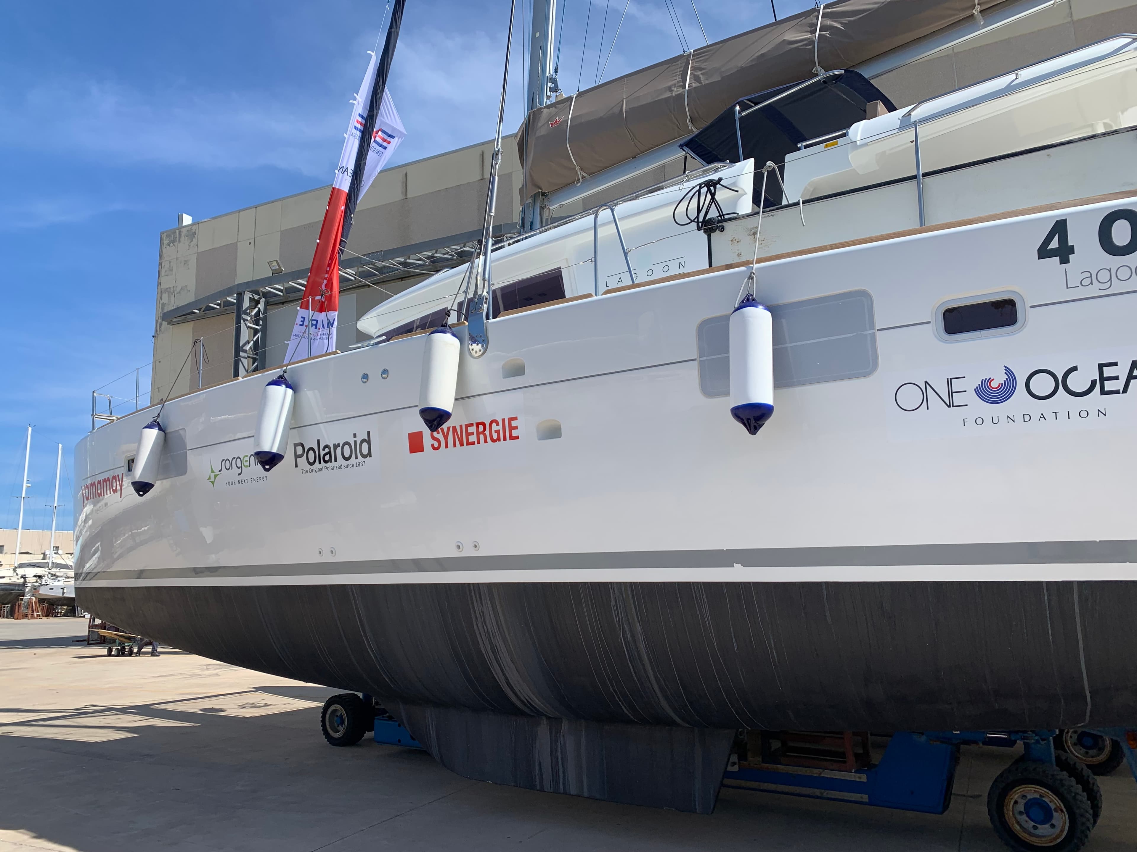 Lagoon 450 Fly - photo 4