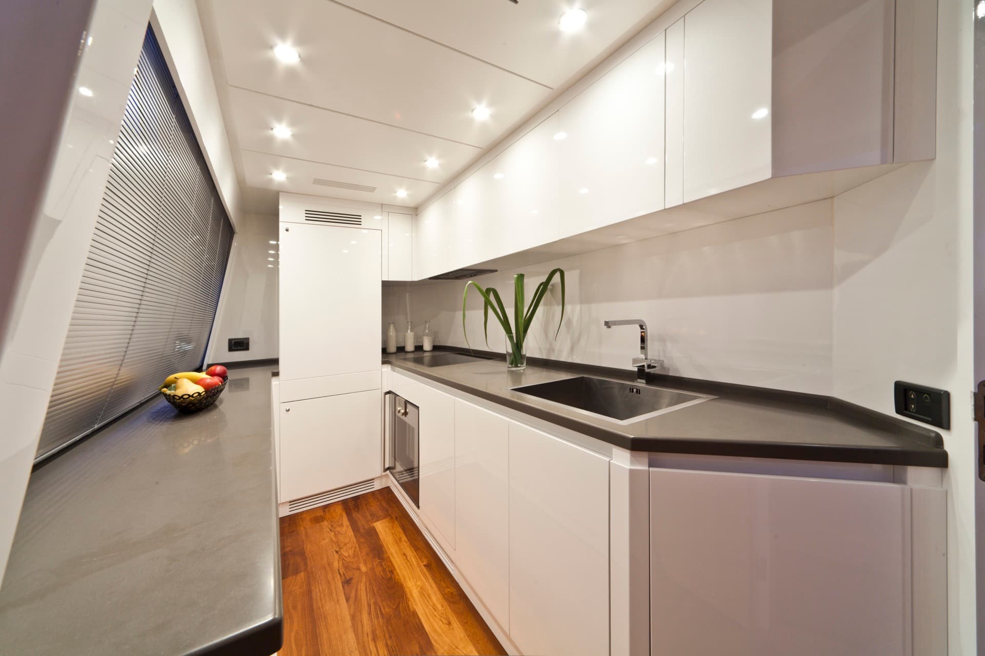 Abacus 78 Fly - photo 4