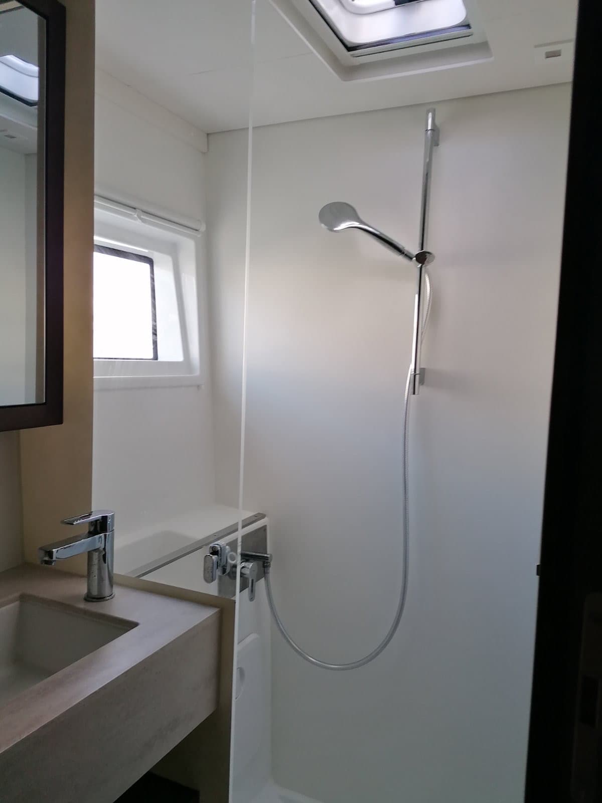 Lagoon 46  - photo 8