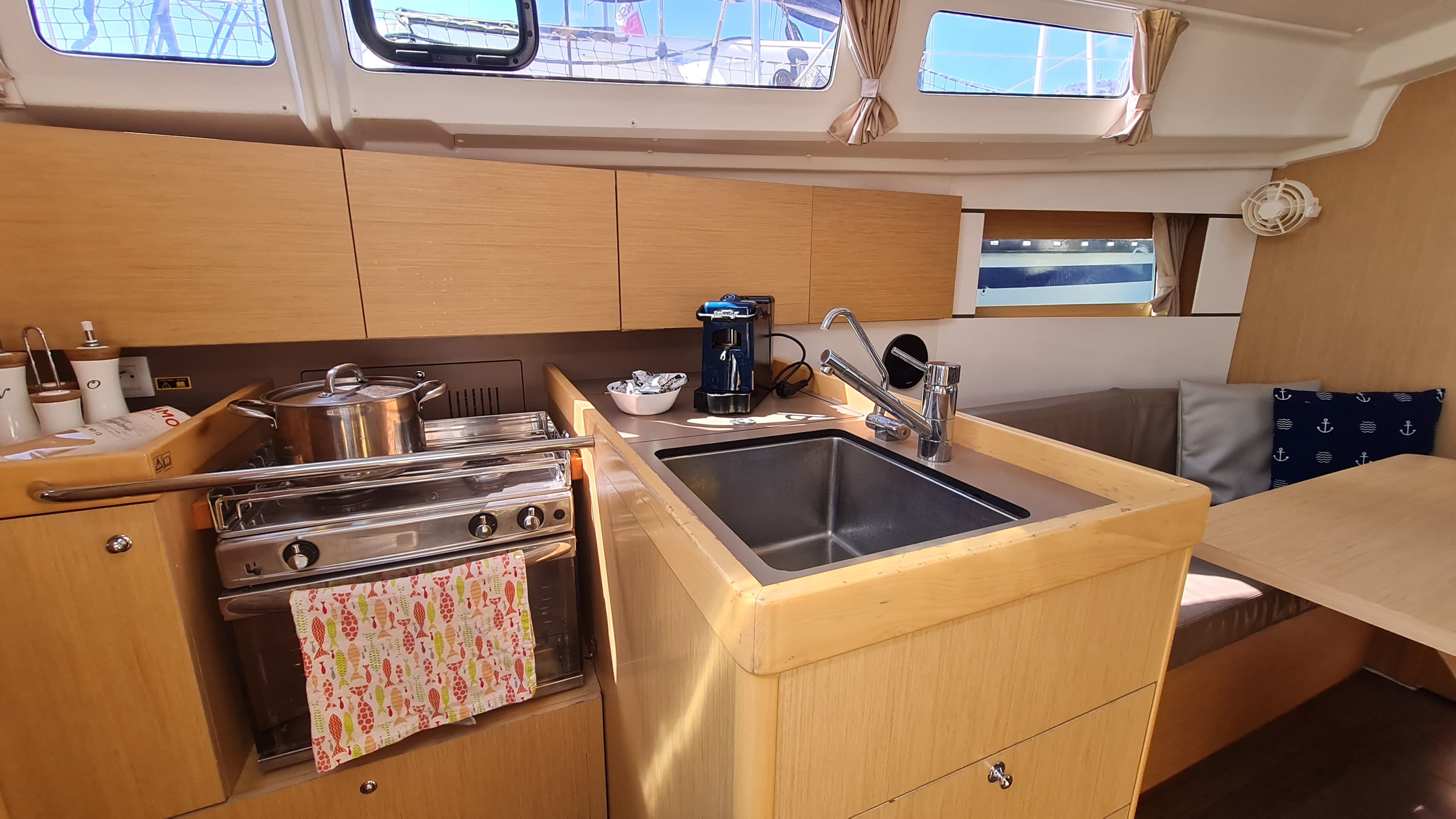 Oceanis 35.1 - photo 6