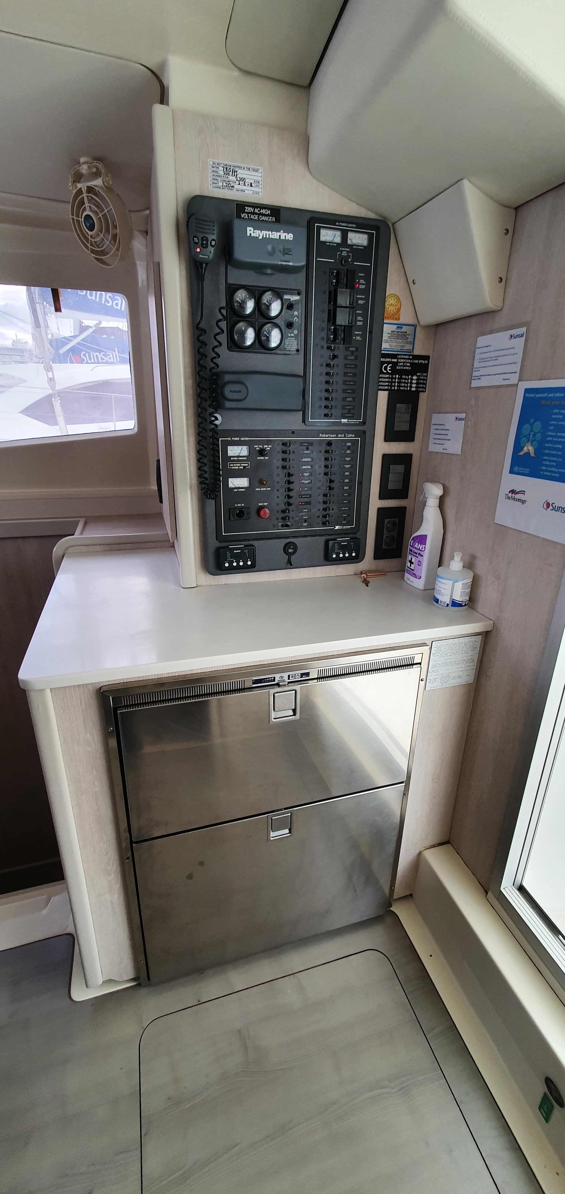 Leopard 44 - photo 18