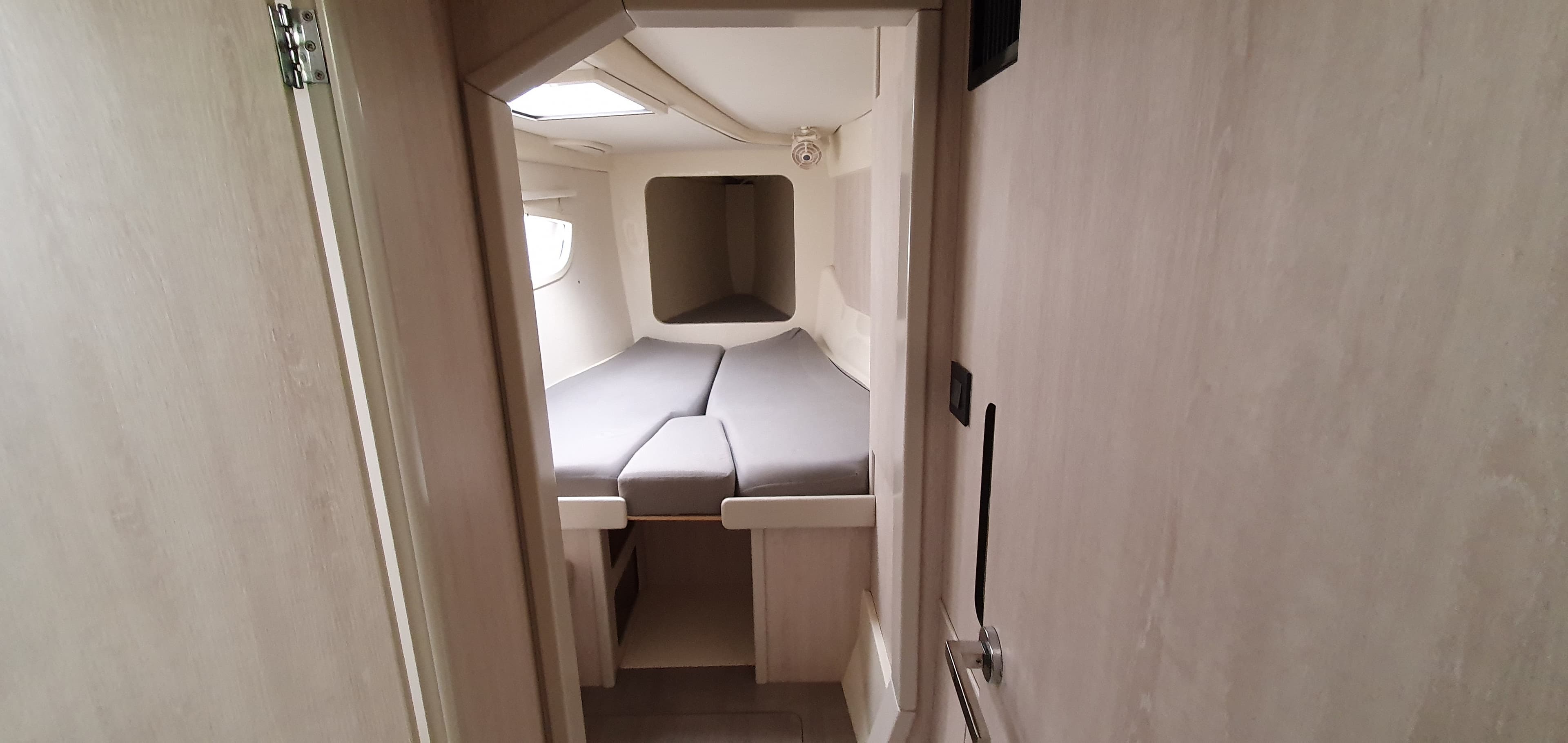 Leopard 44 - photo 17