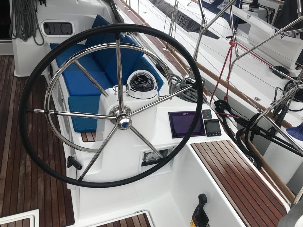 Sun Odyssey 519 - photo 8