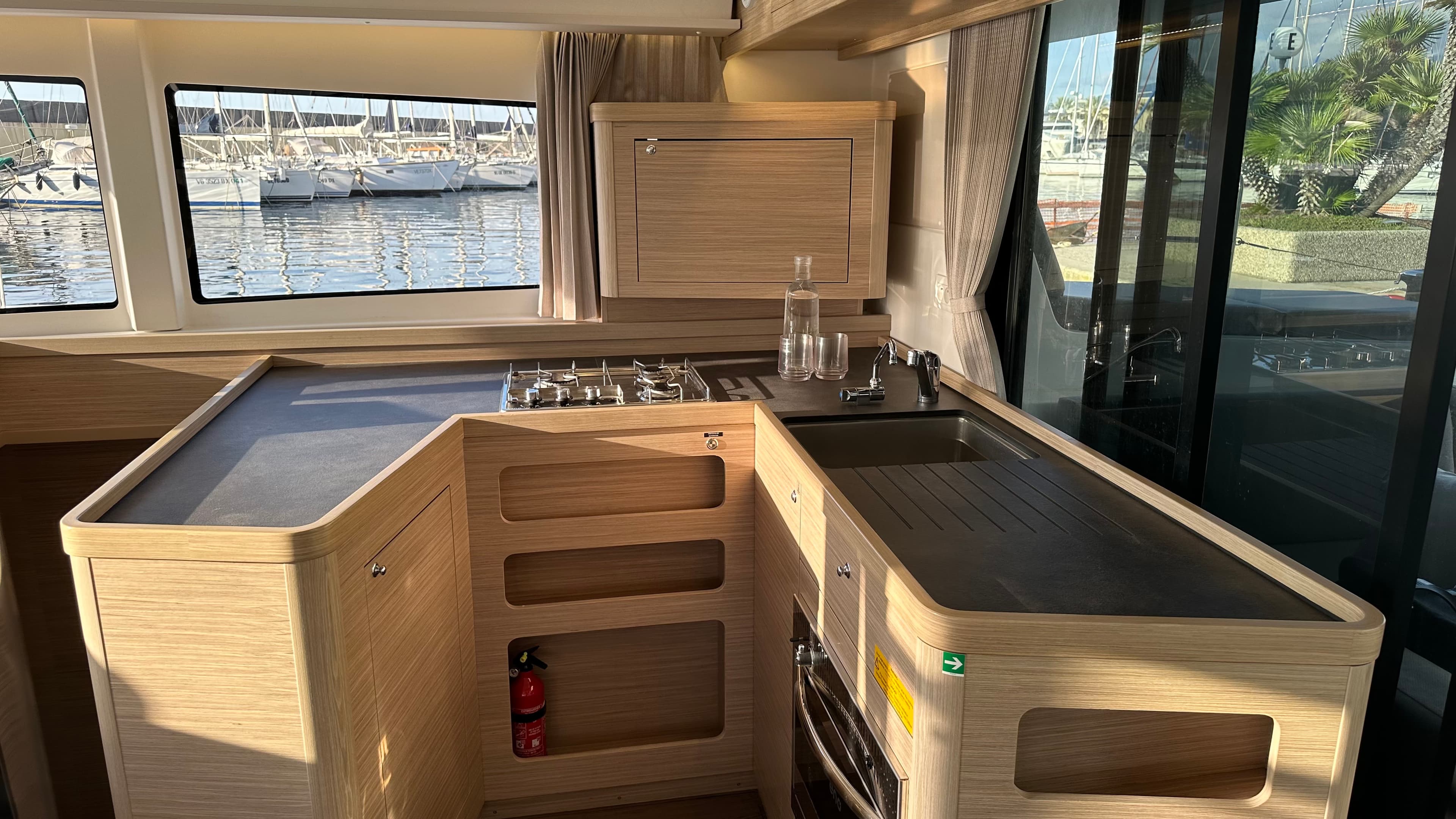 Lagoon 42 - photo 15