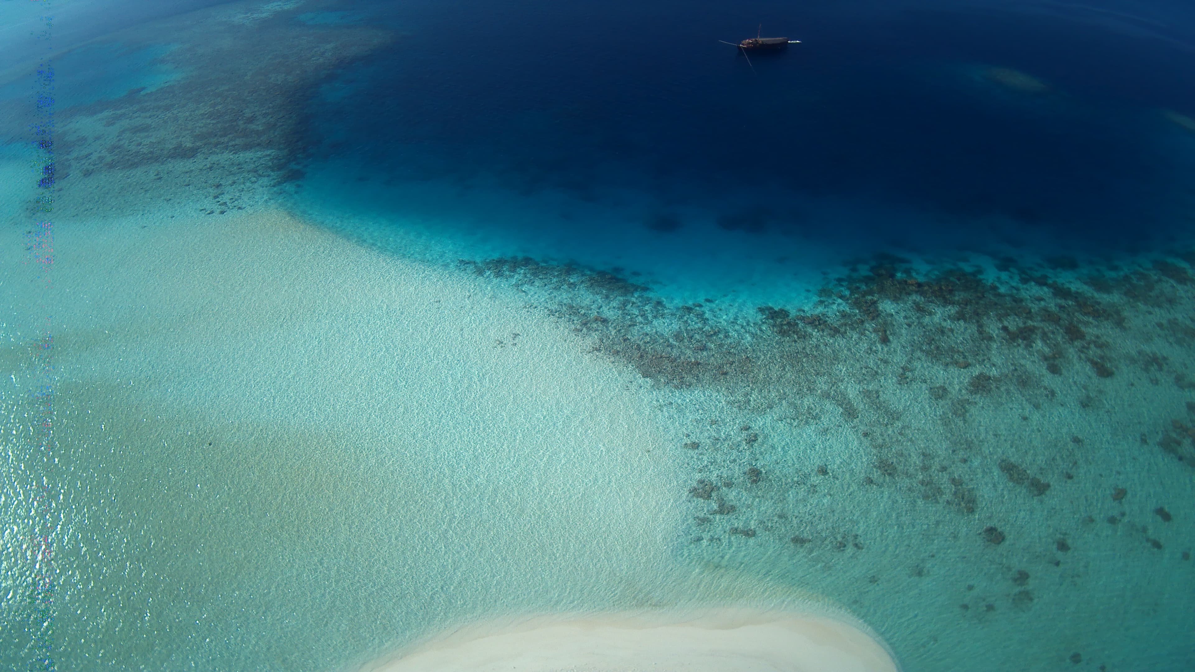 Wooden motor yacht - photo 14