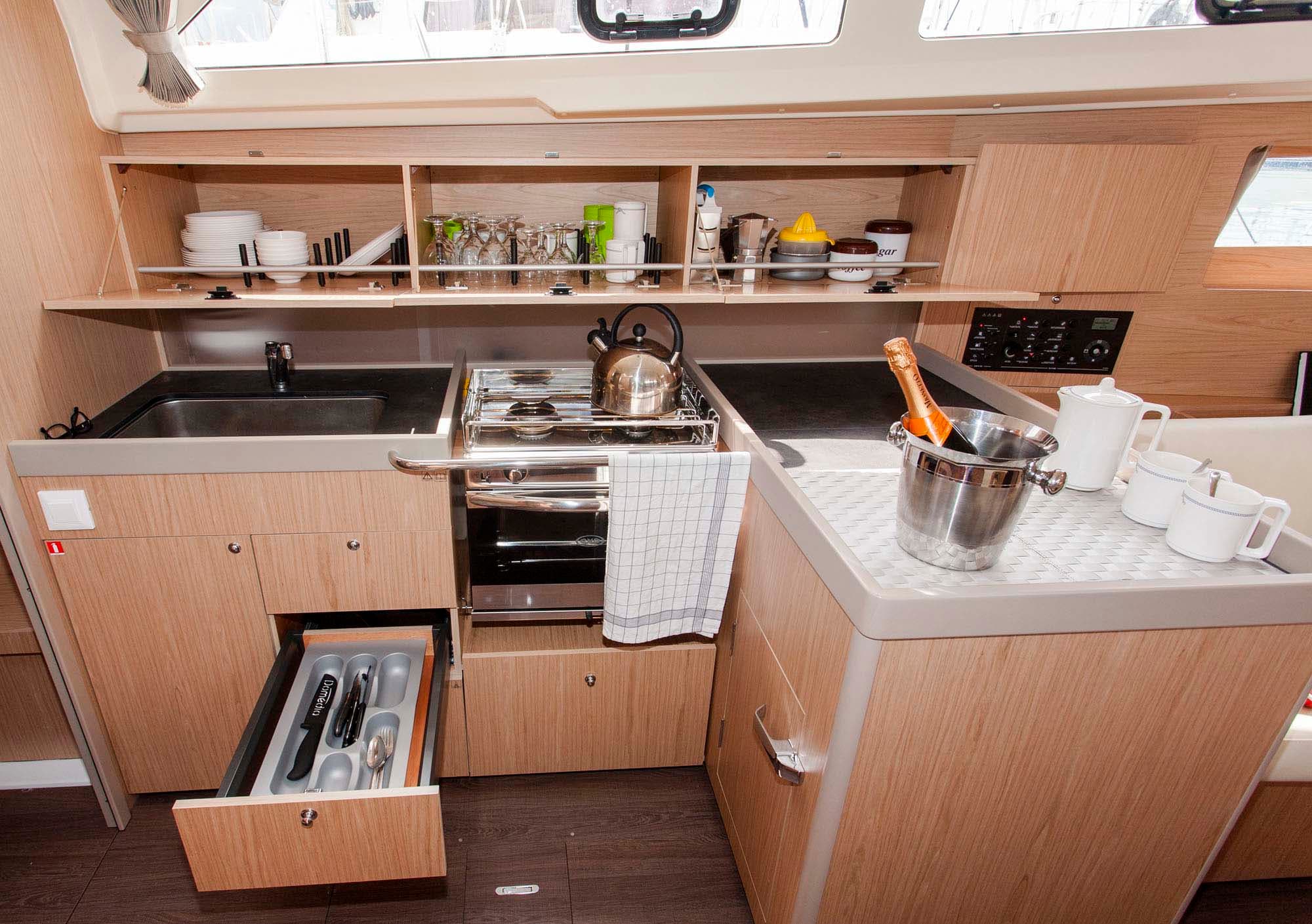 Oceanis 41.1 - photo 9