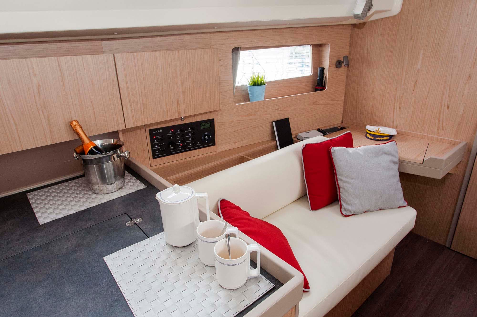 Oceanis 41.1 - photo 7