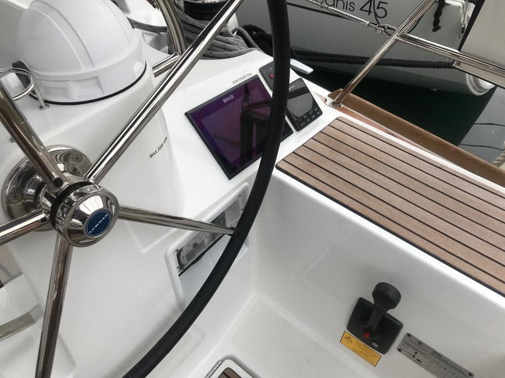 Sun Odyssey 519 - photo 15