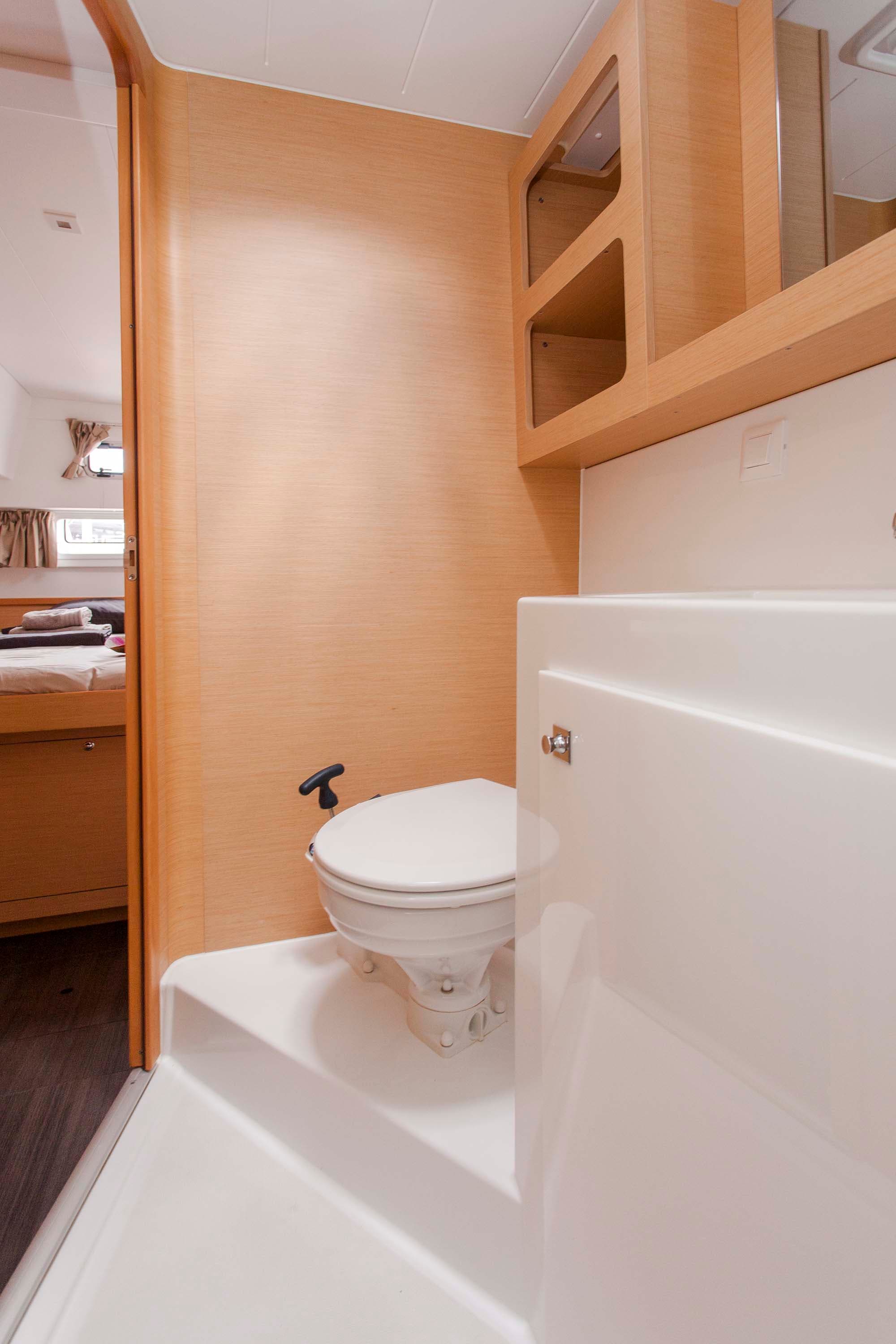 Lagoon 42 - photo 14