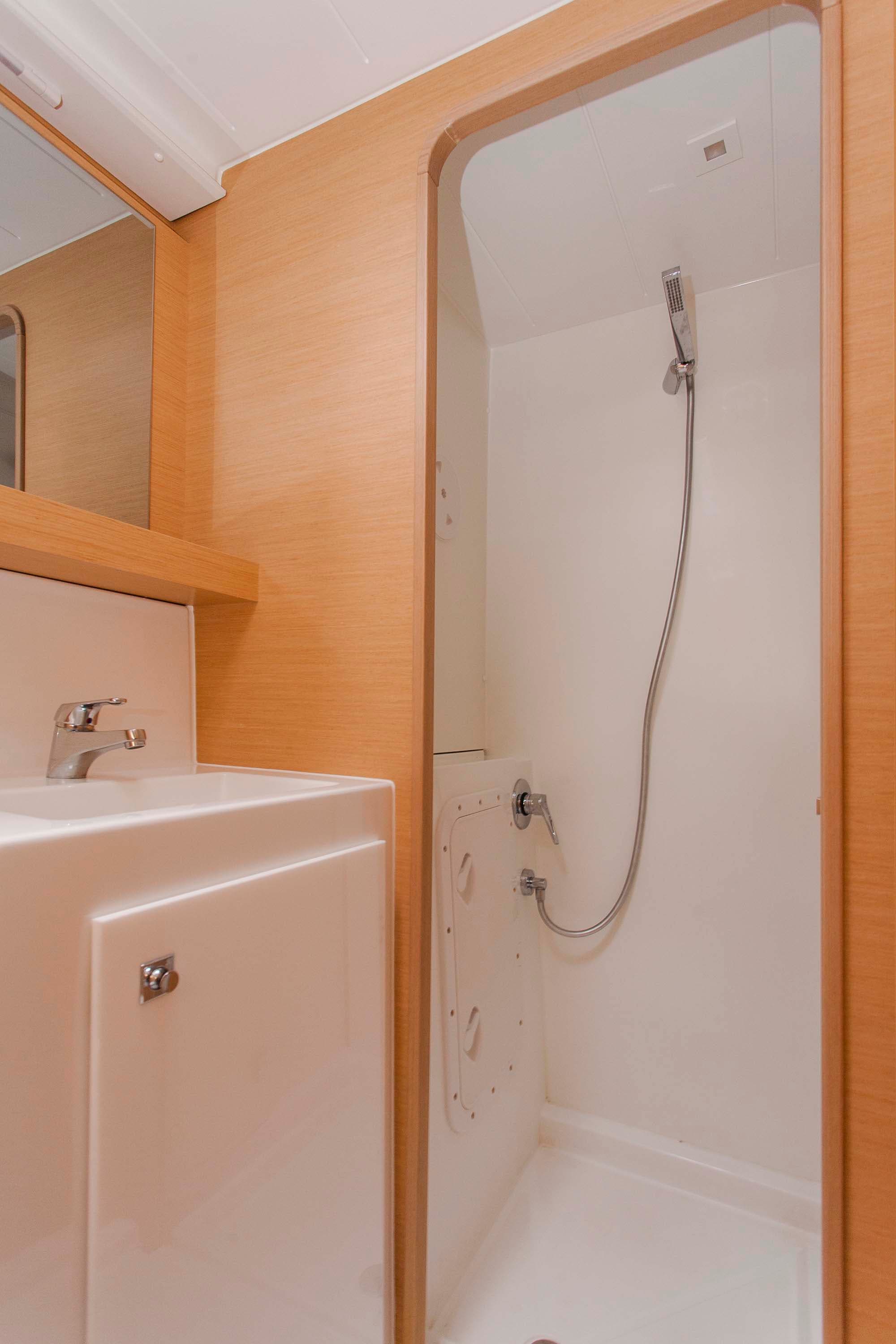 Lagoon 42 - photo 18