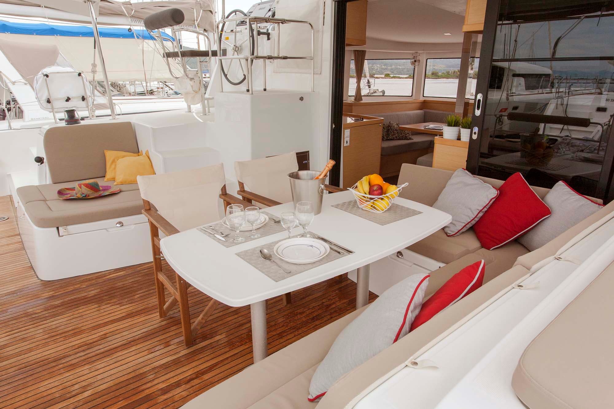 Lagoon 42 - photo 11