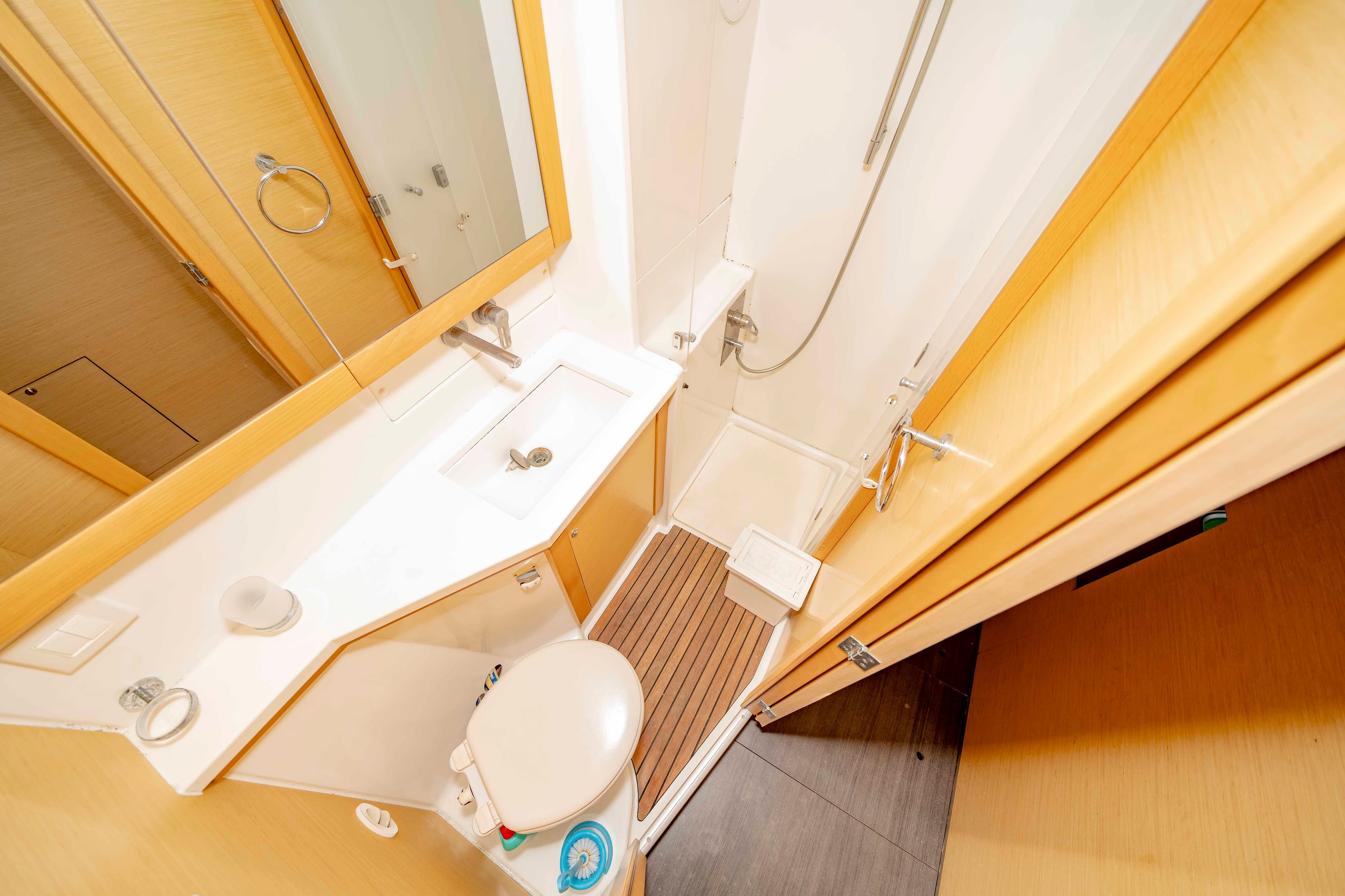 Lagoon 450 Fly - photo 23