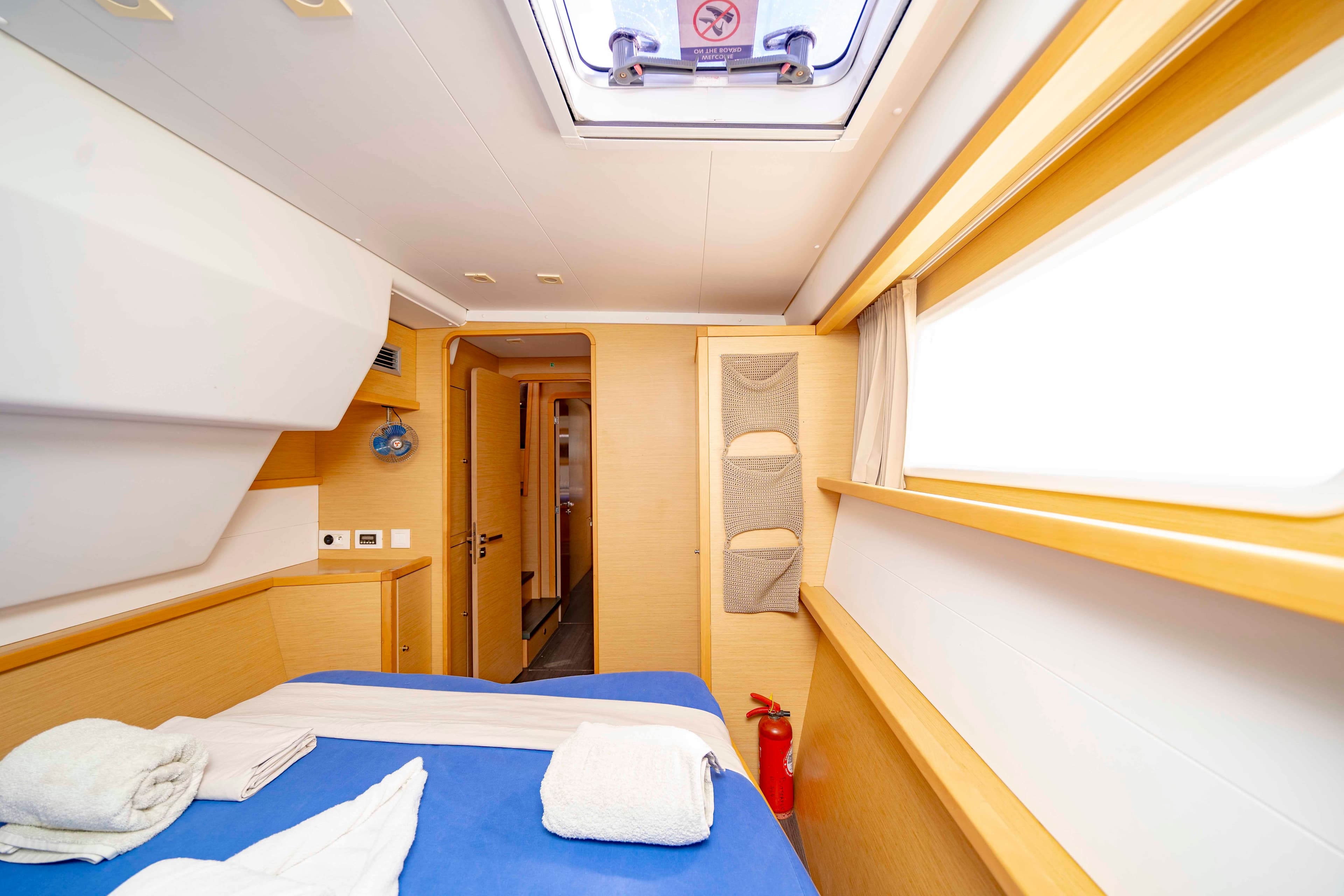 Lagoon 450 Fly - photo 4