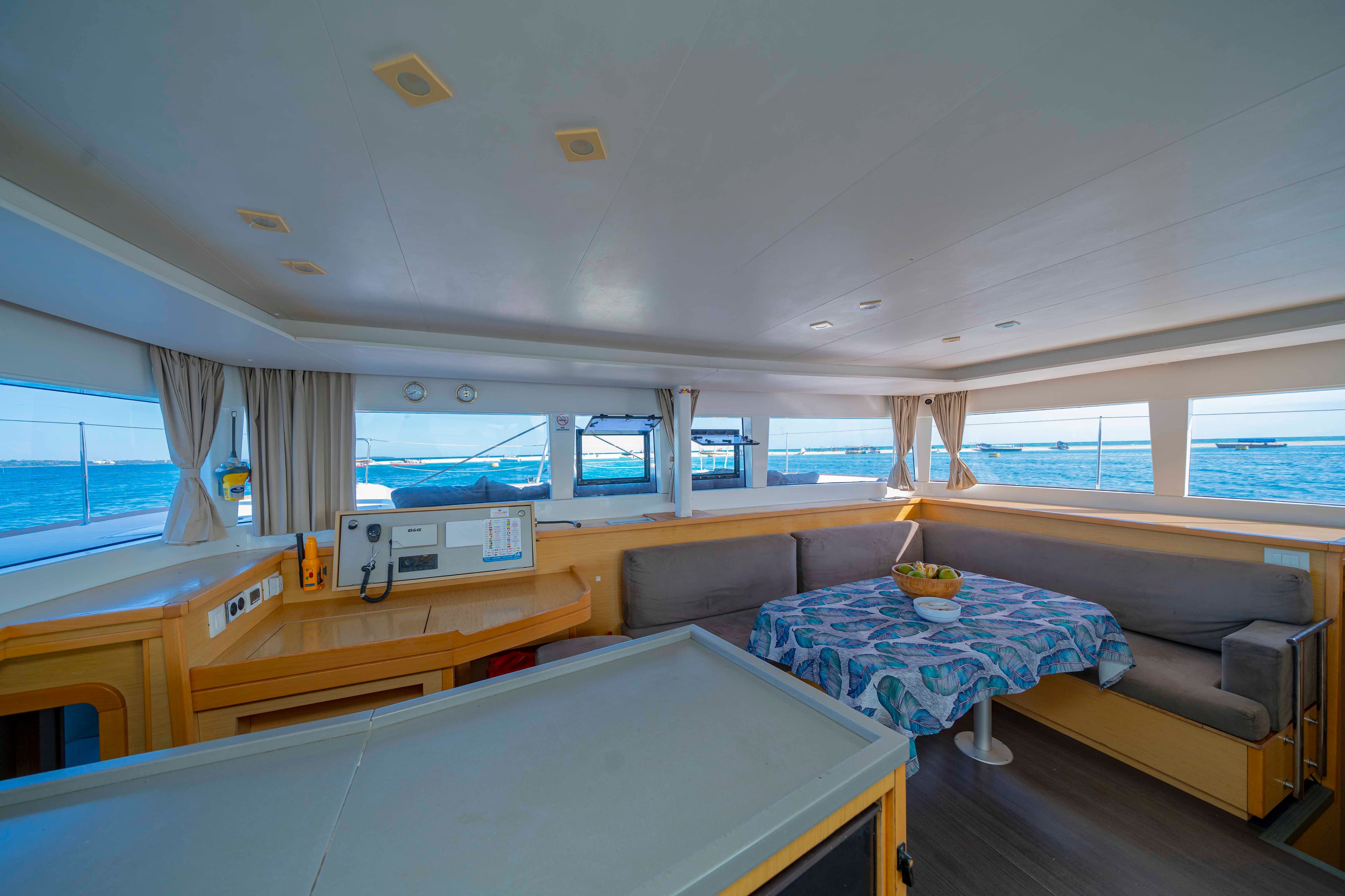 Lagoon 450 Fly - photo 14