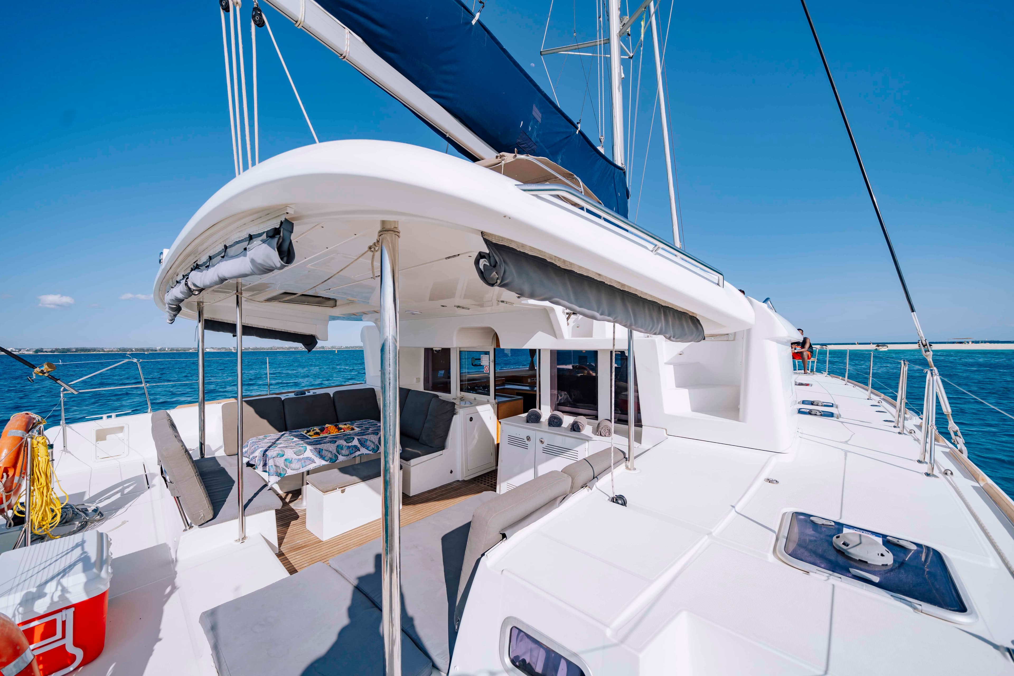 Lagoon 450 Fly - photo 16