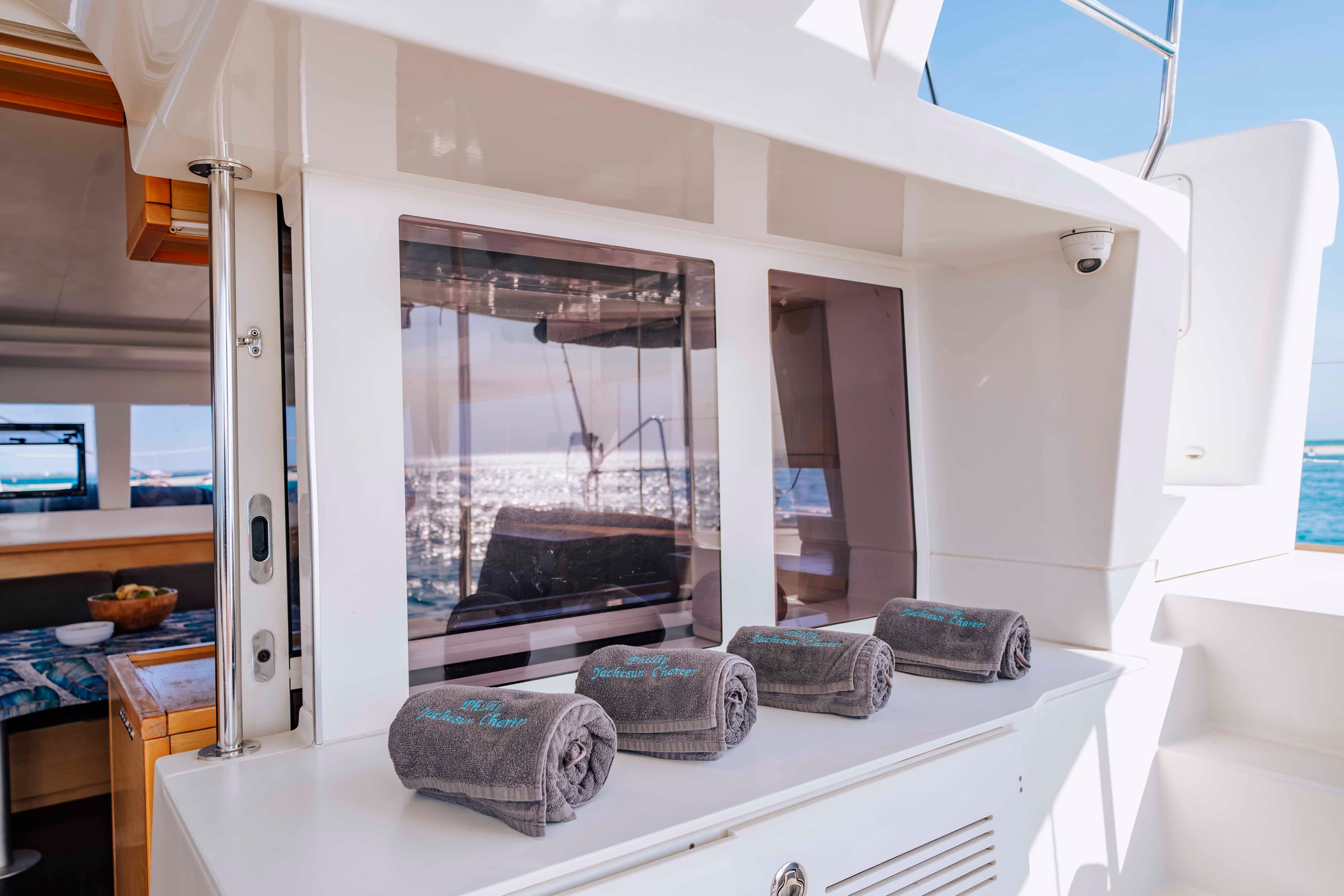 Lagoon 450 Fly - photo 17