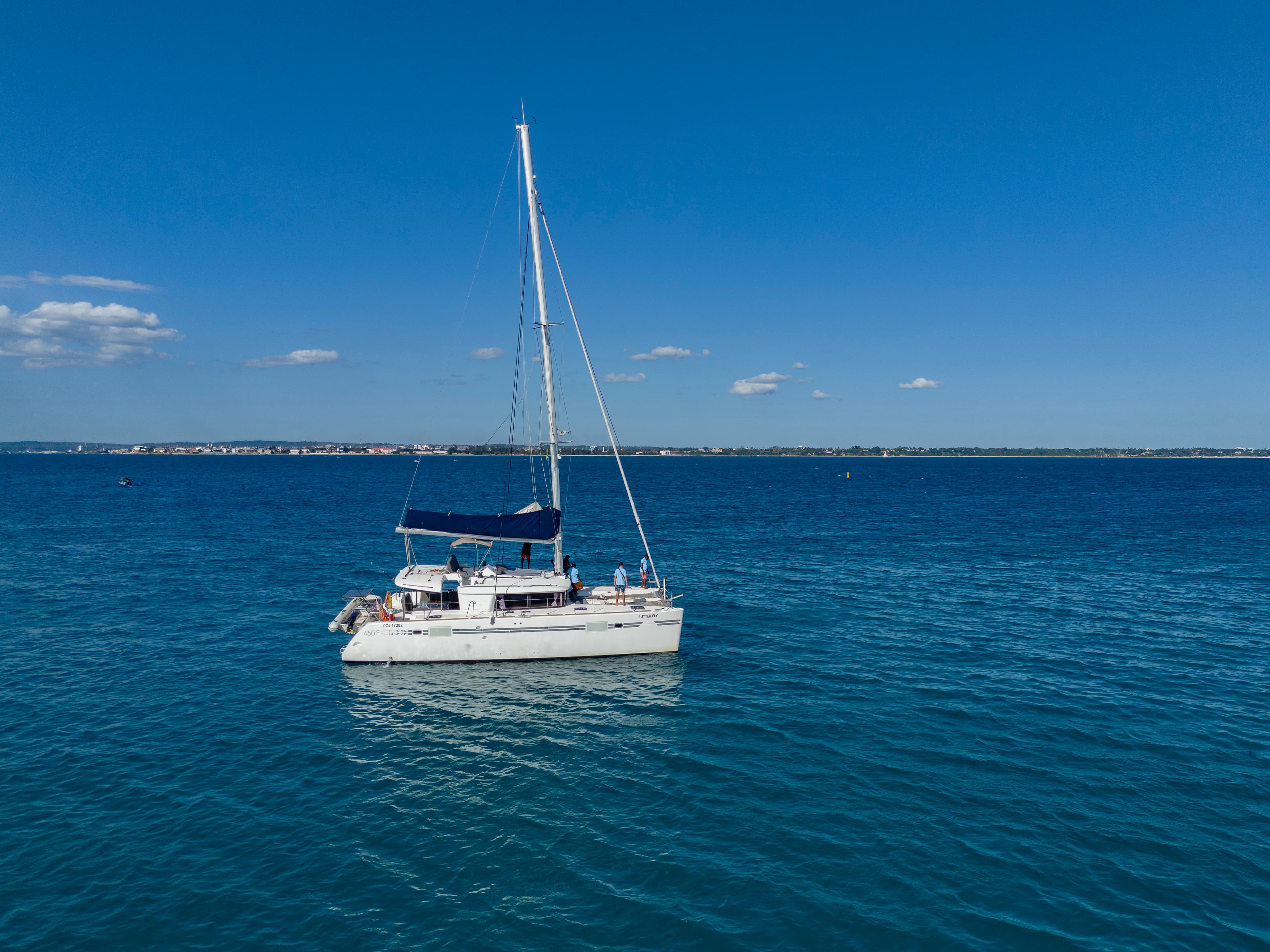 Lagoon 450 Fly - photo 8