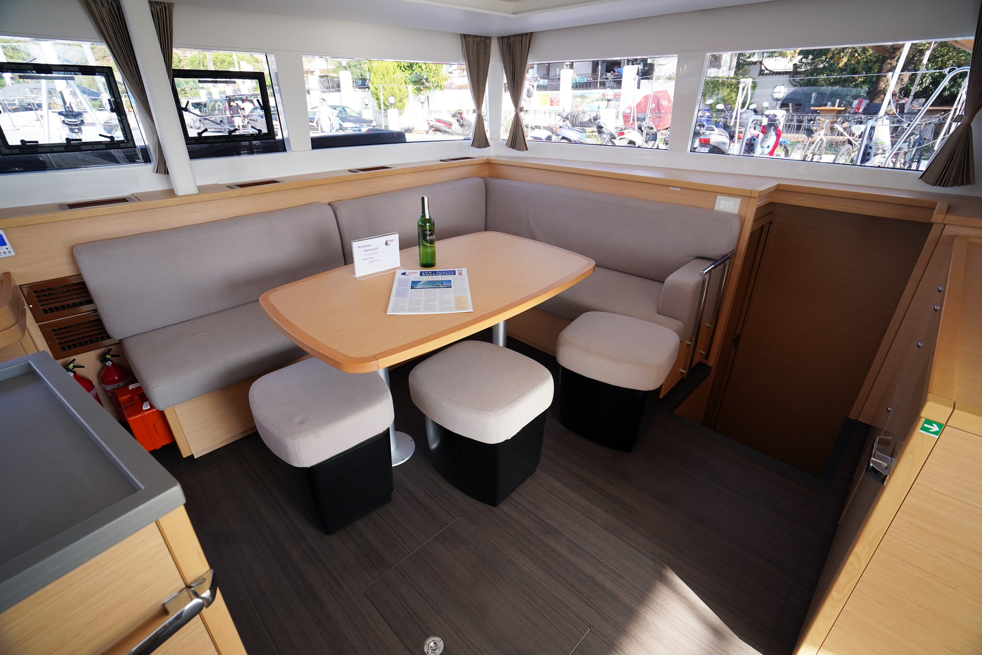 Lagoon 450 Fly - photo 23