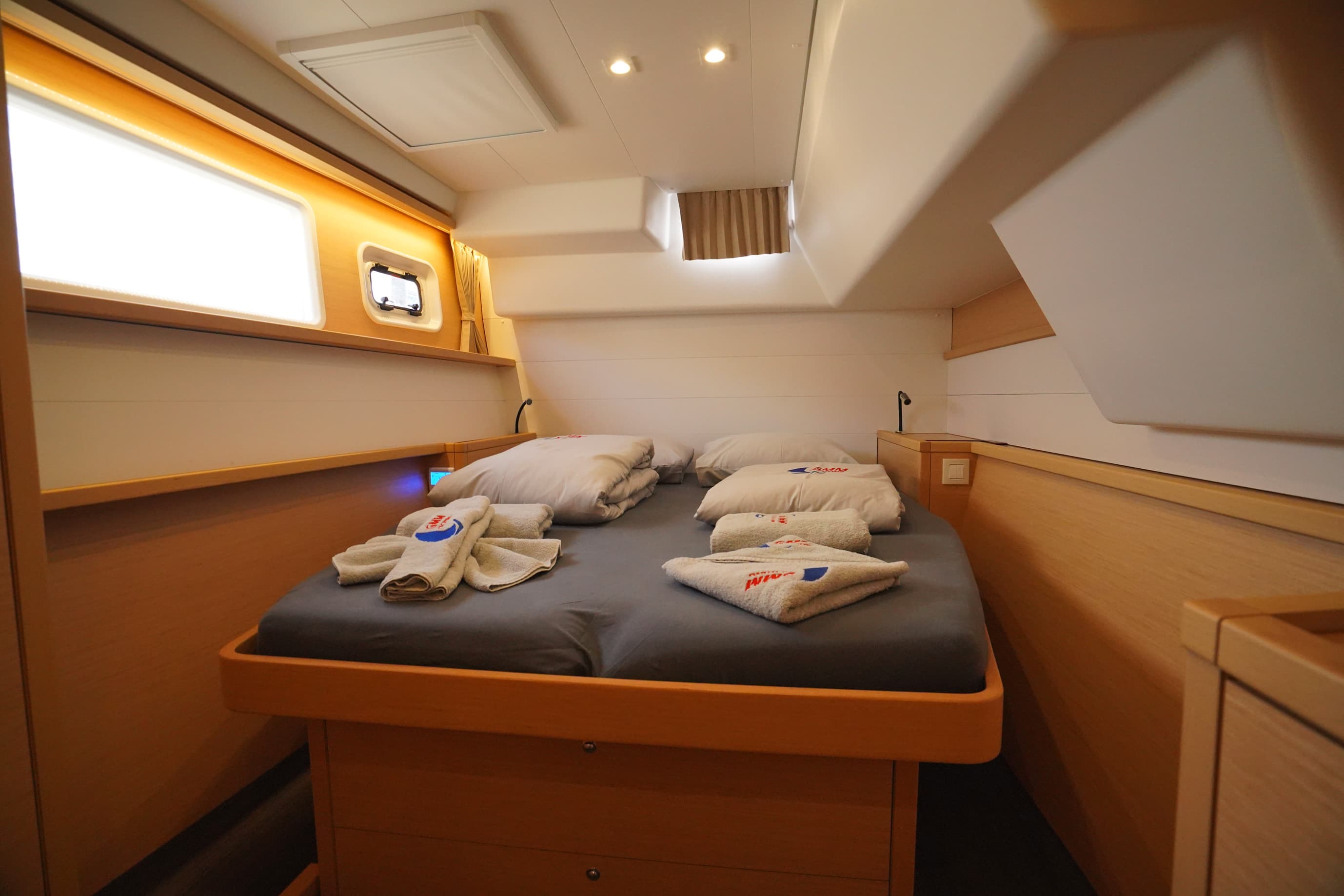 Lagoon 450 Fly - photo 4